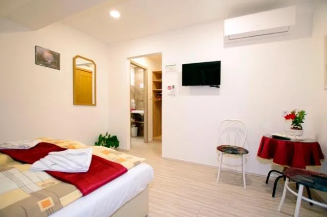 Bed in Fehér Hajó Panzió Győr