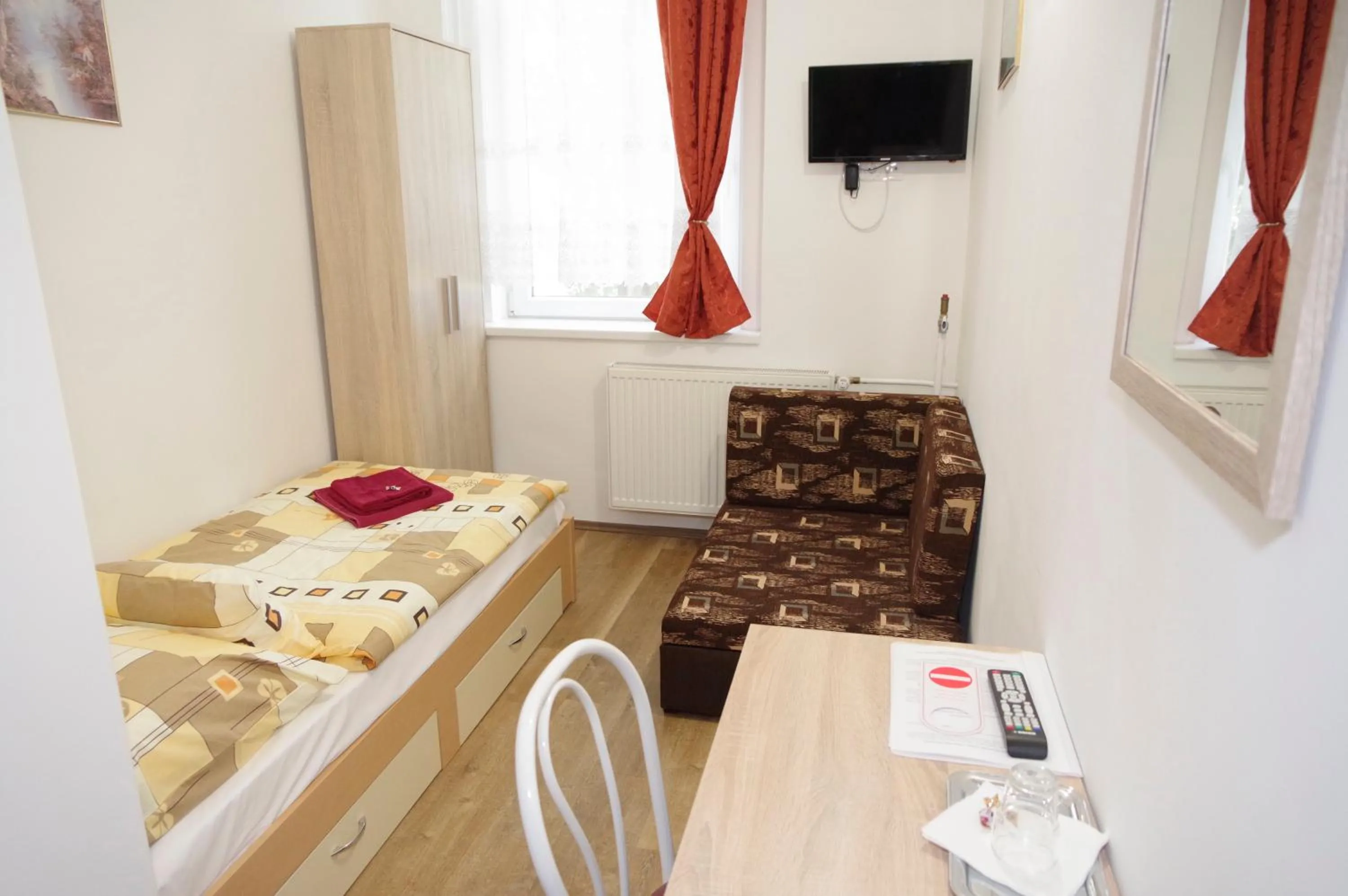 Bed in Fehér Hajó Panzió Győr