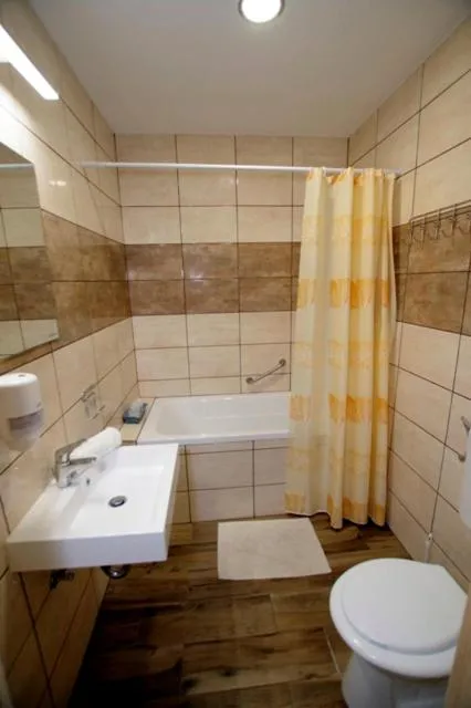 Fehér Hajó Panzió Győr