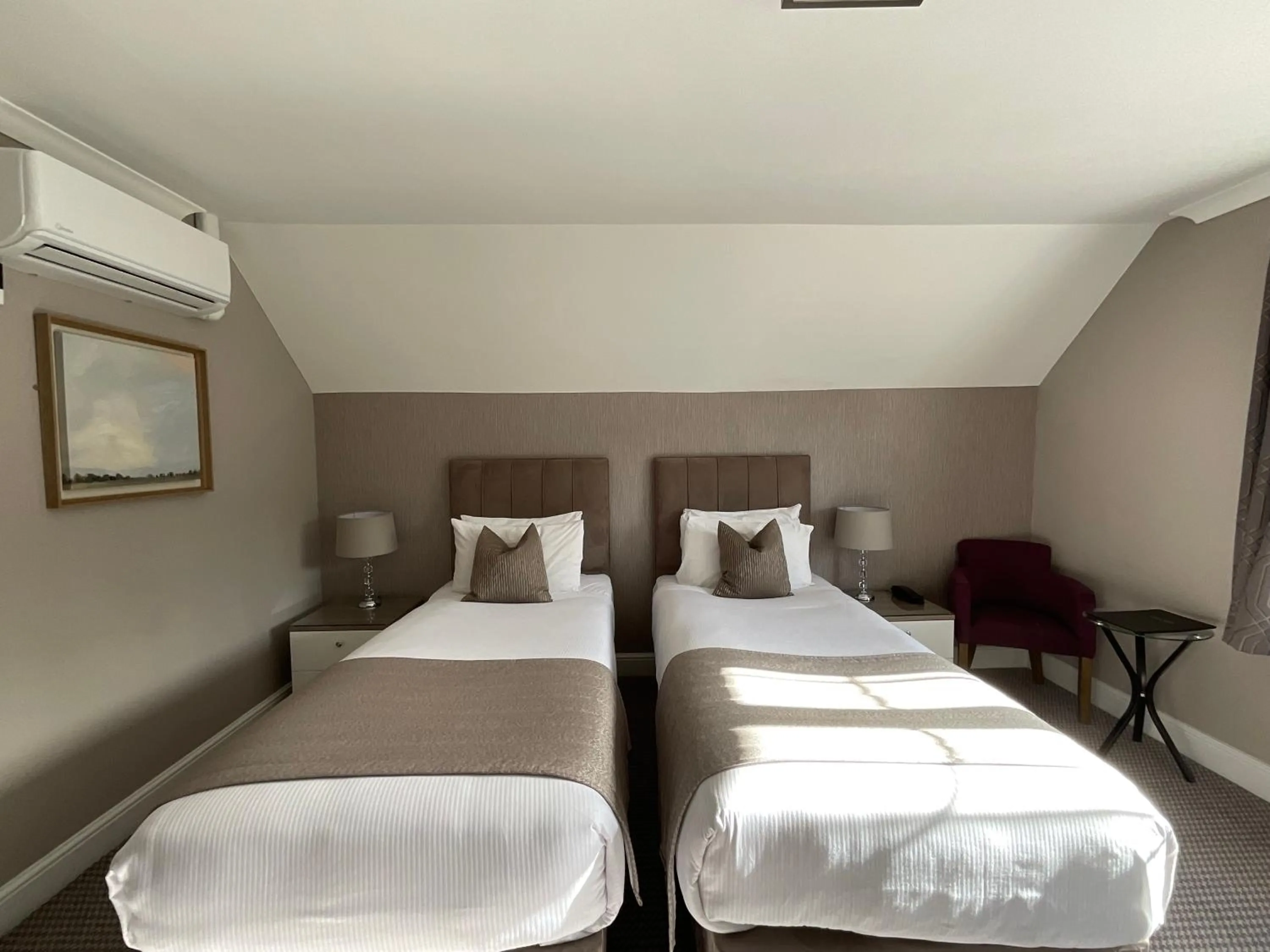 Bedroom, Bed in The Riverside