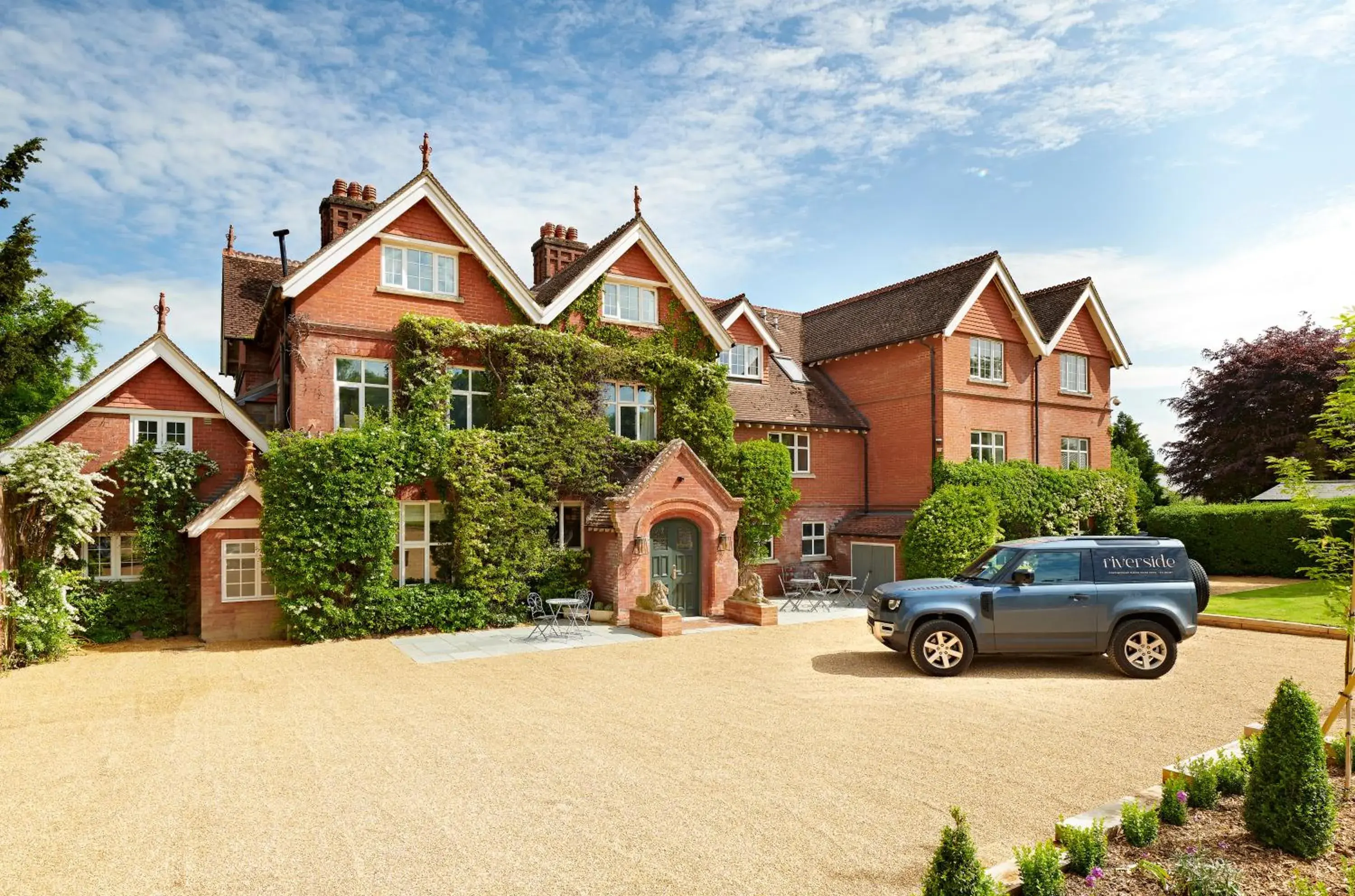 Property building in The Riverside Property building in The Riverside