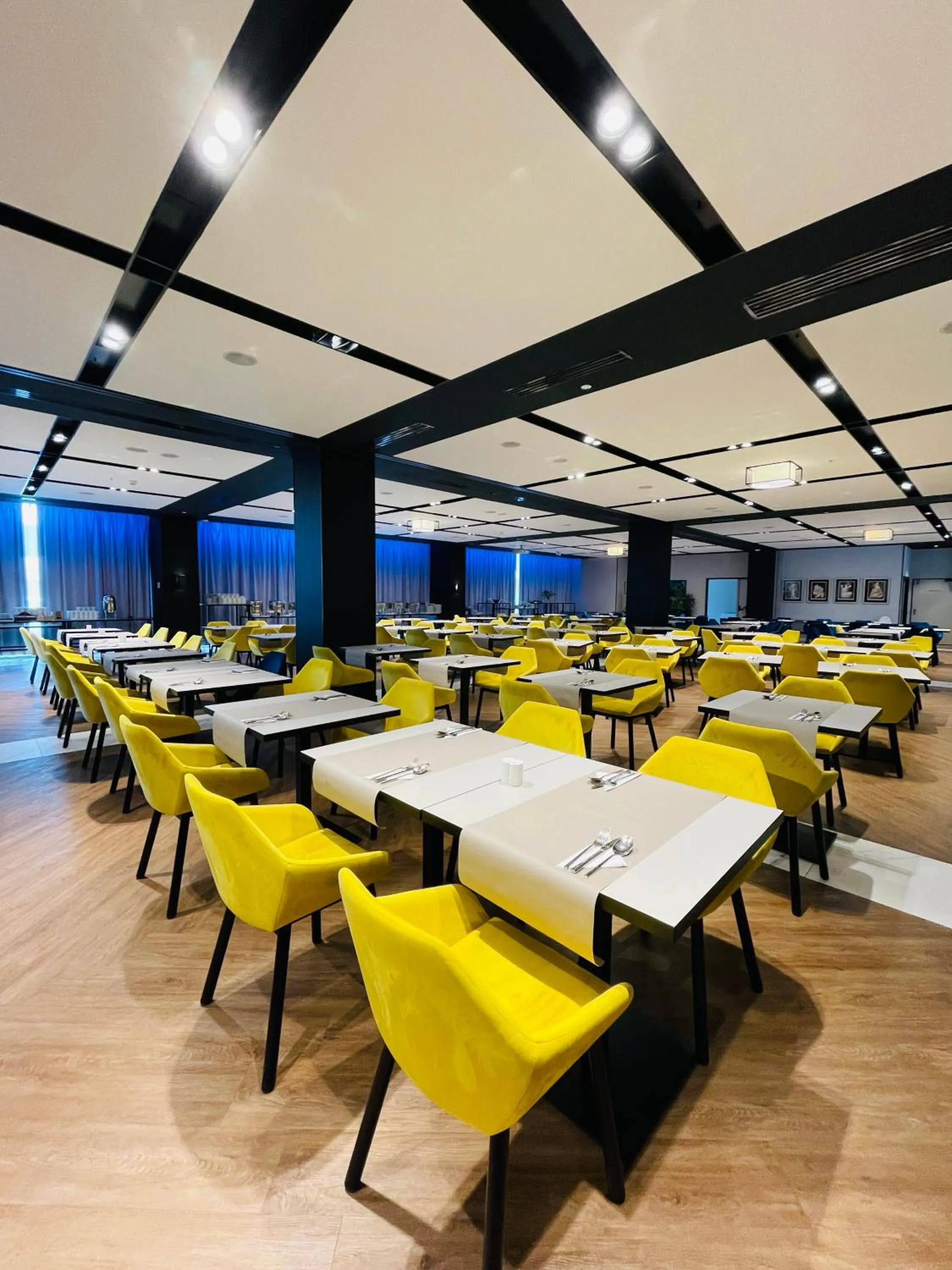 Restaurant/places to eat in Arche Hotel Krakowska