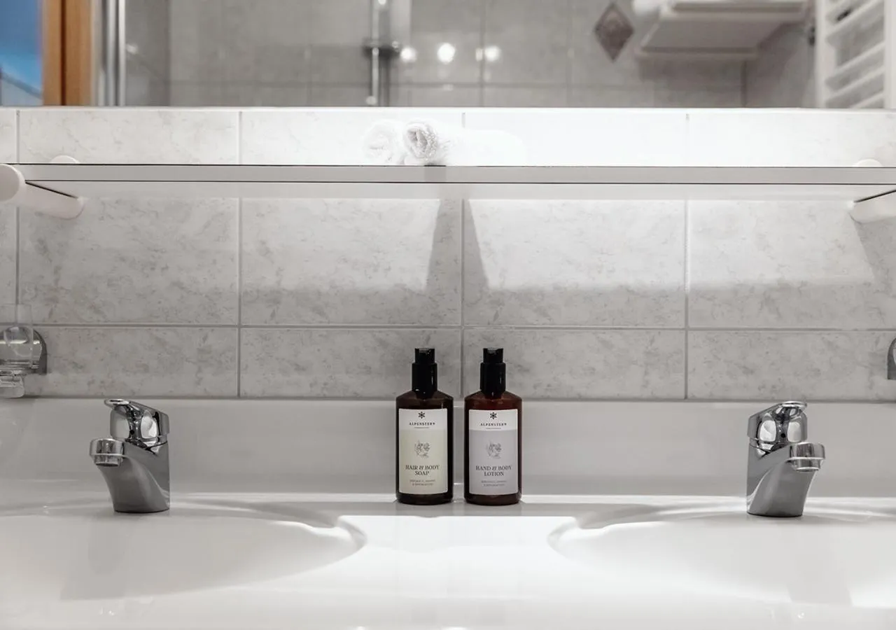 Bathroom in Alpenstern Genießerhotel