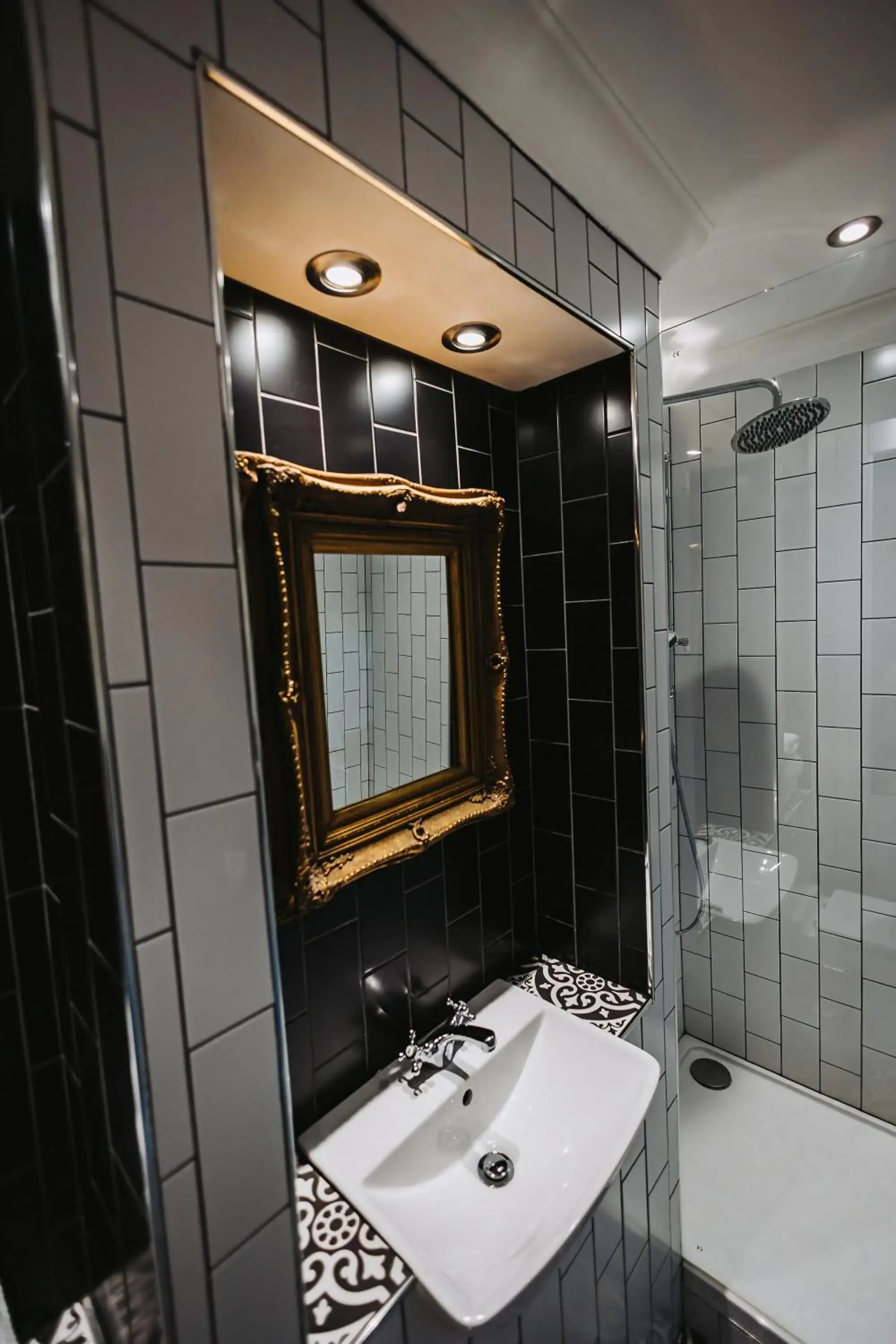 Shower, Bathroom in Brook Hall Hotel