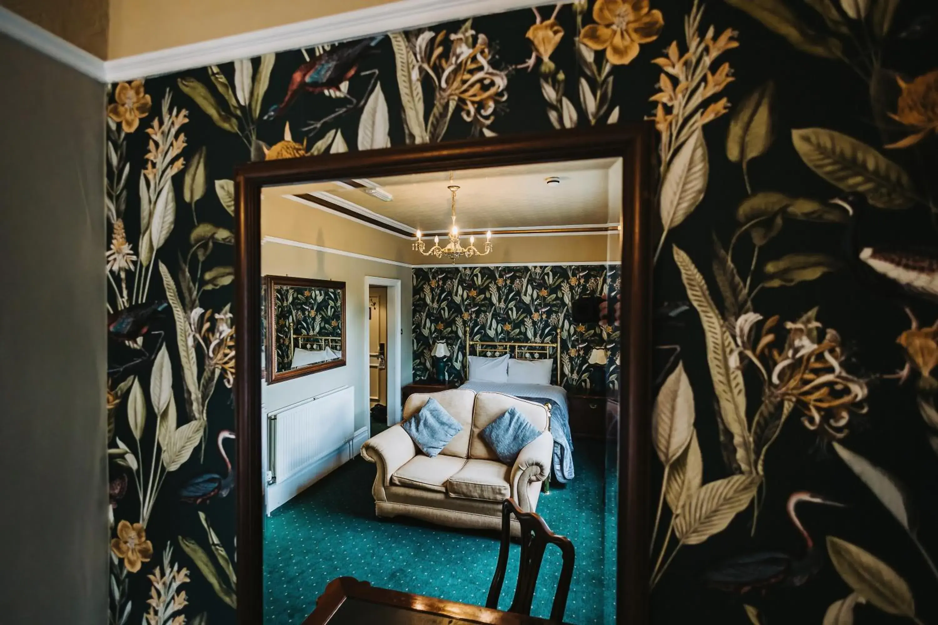 Bedroom, Bed in Brook Hall Hotel