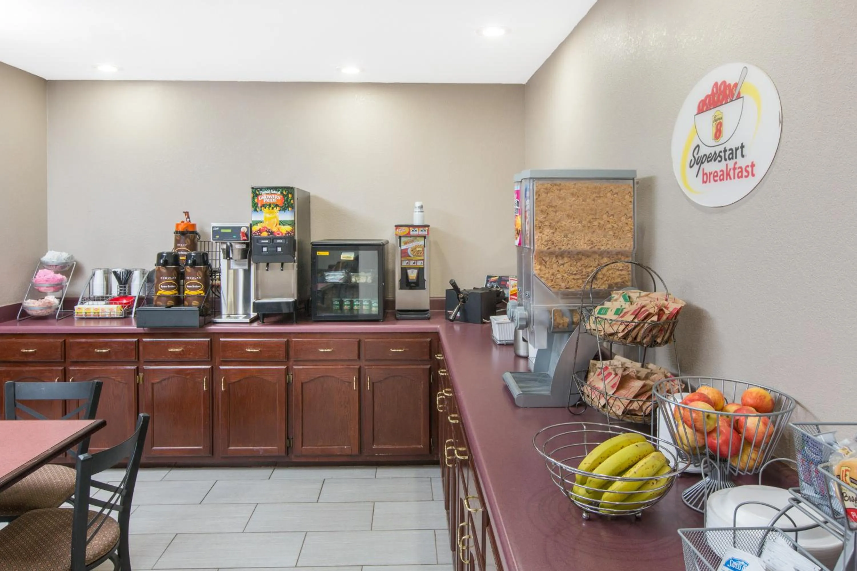 Breakfast in Super 8 by Wyndham Southaven