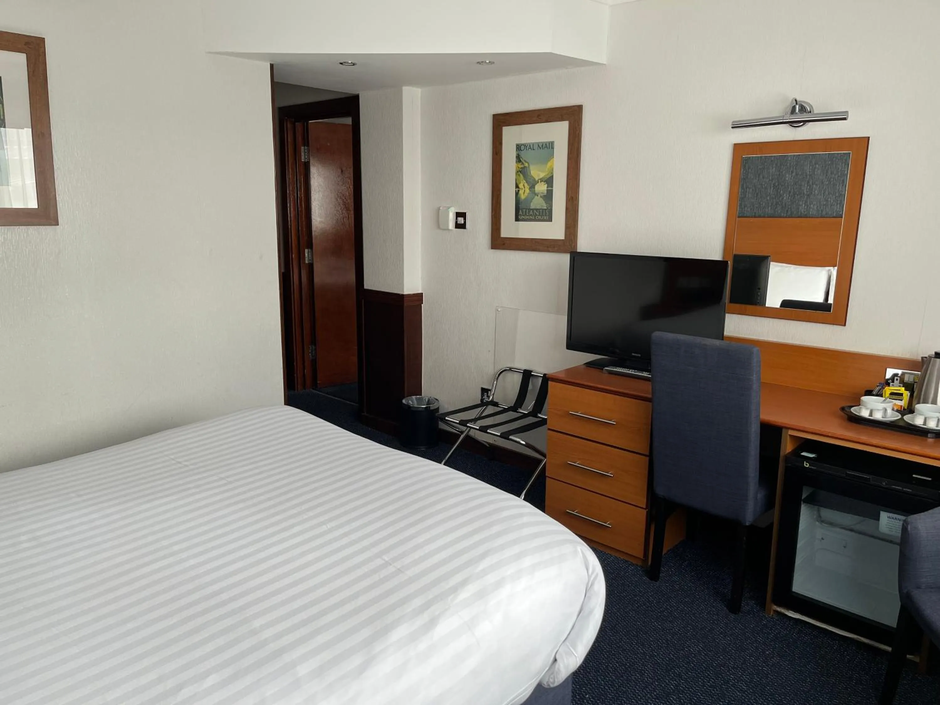 Bedroom, Bed in The Liner at Liverpool