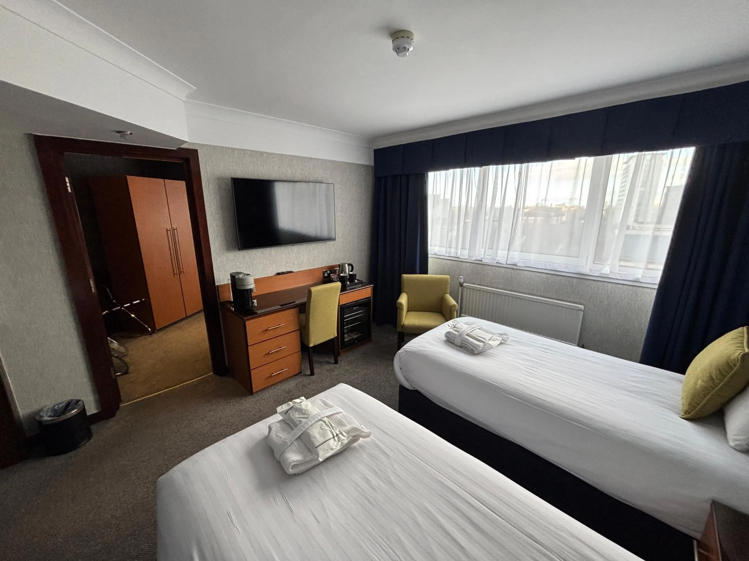 Bedroom, Bed in The Liner at Liverpool