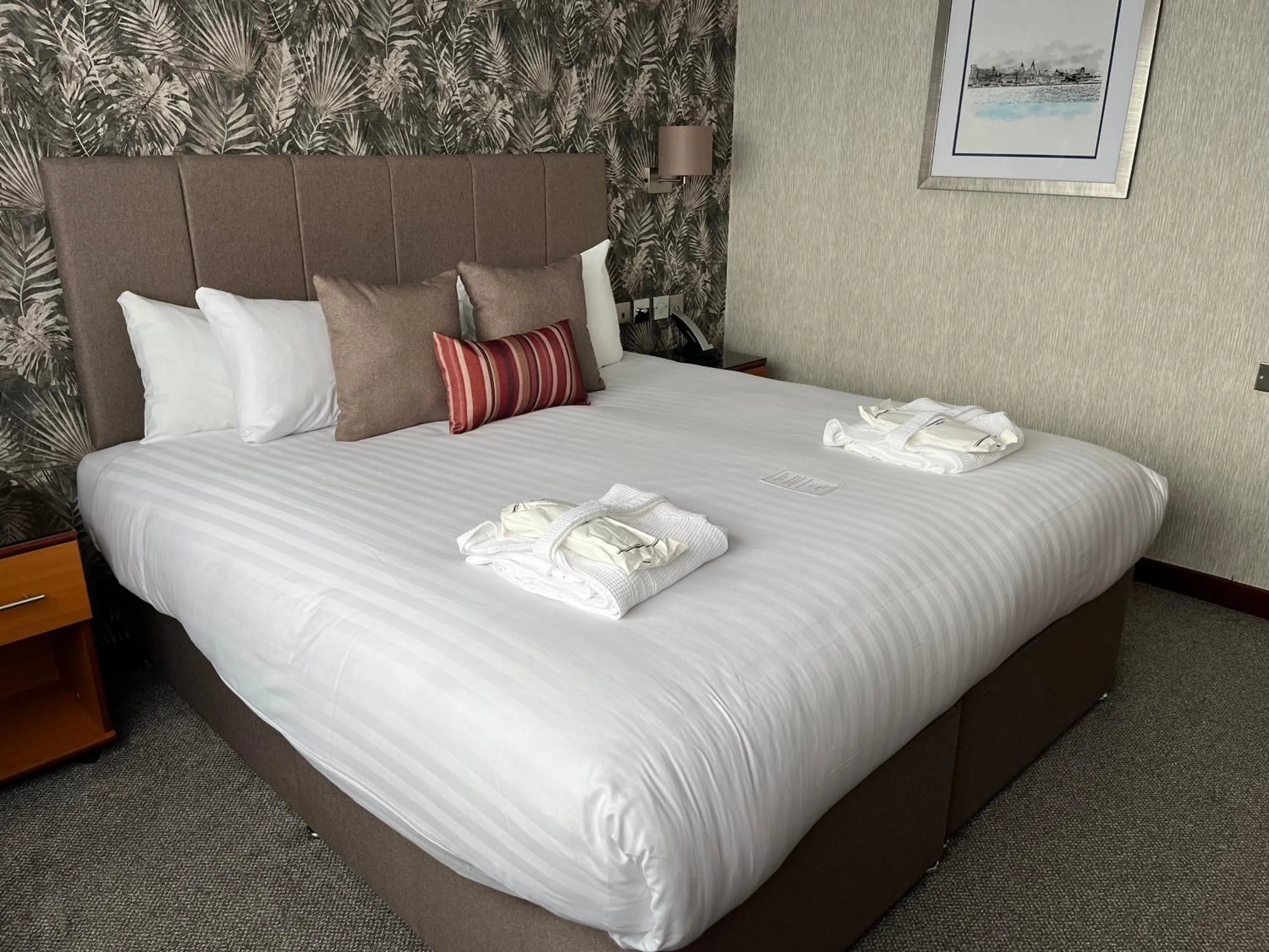 Bedroom, Bed in The Liner at Liverpool