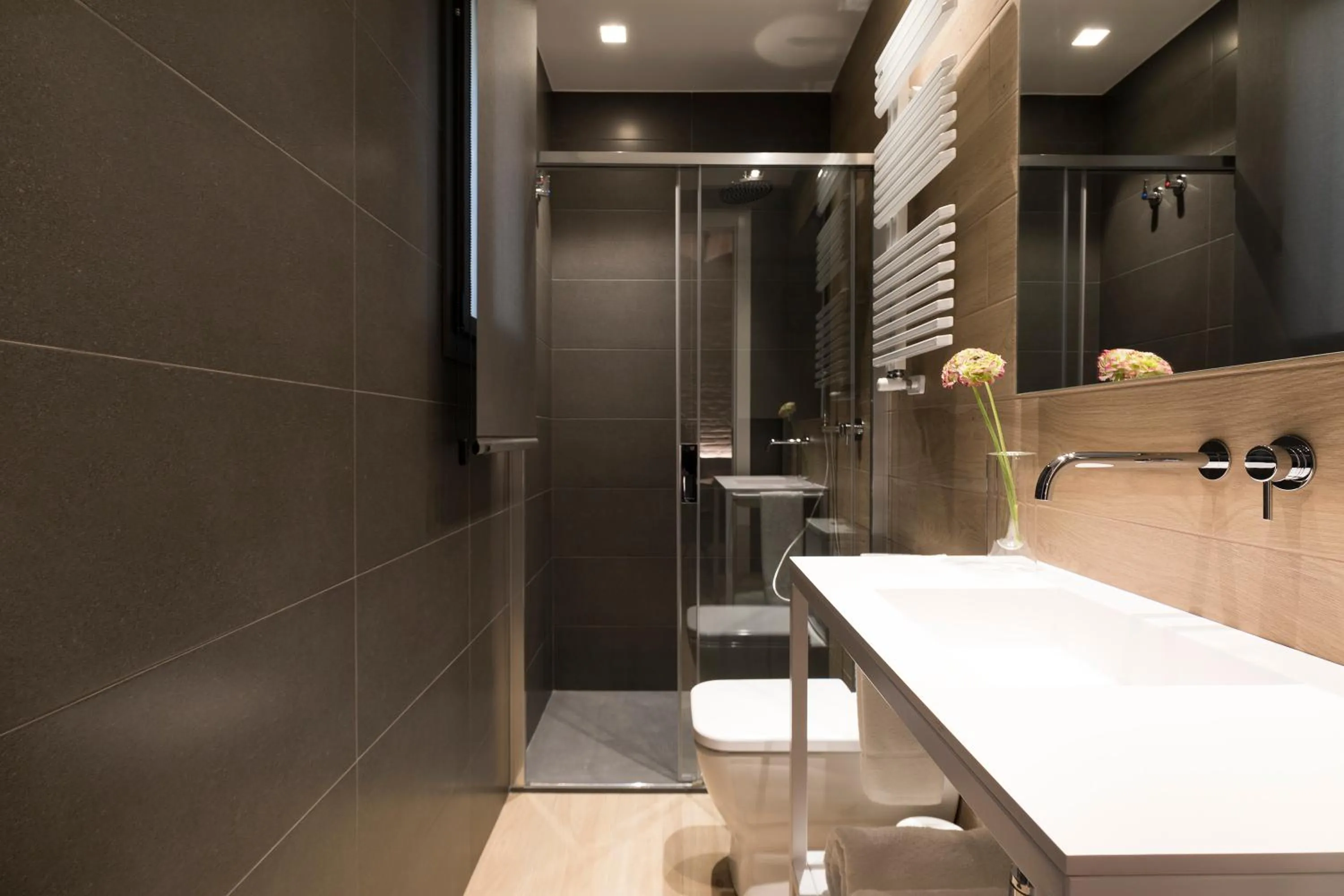 Shower in Aspasios Sagrada Familia Apartments