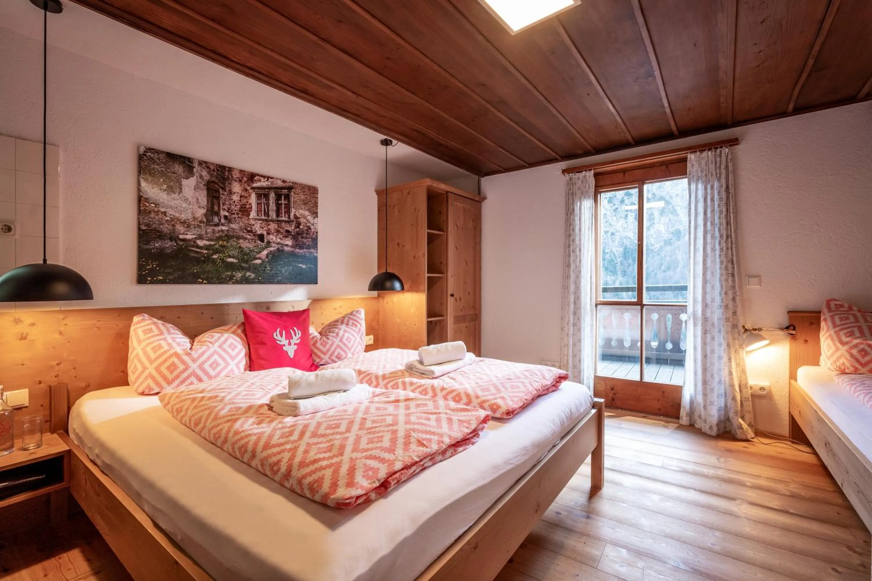 Bed in Berg'k'hof Kaisertal - Alpine Hideaway