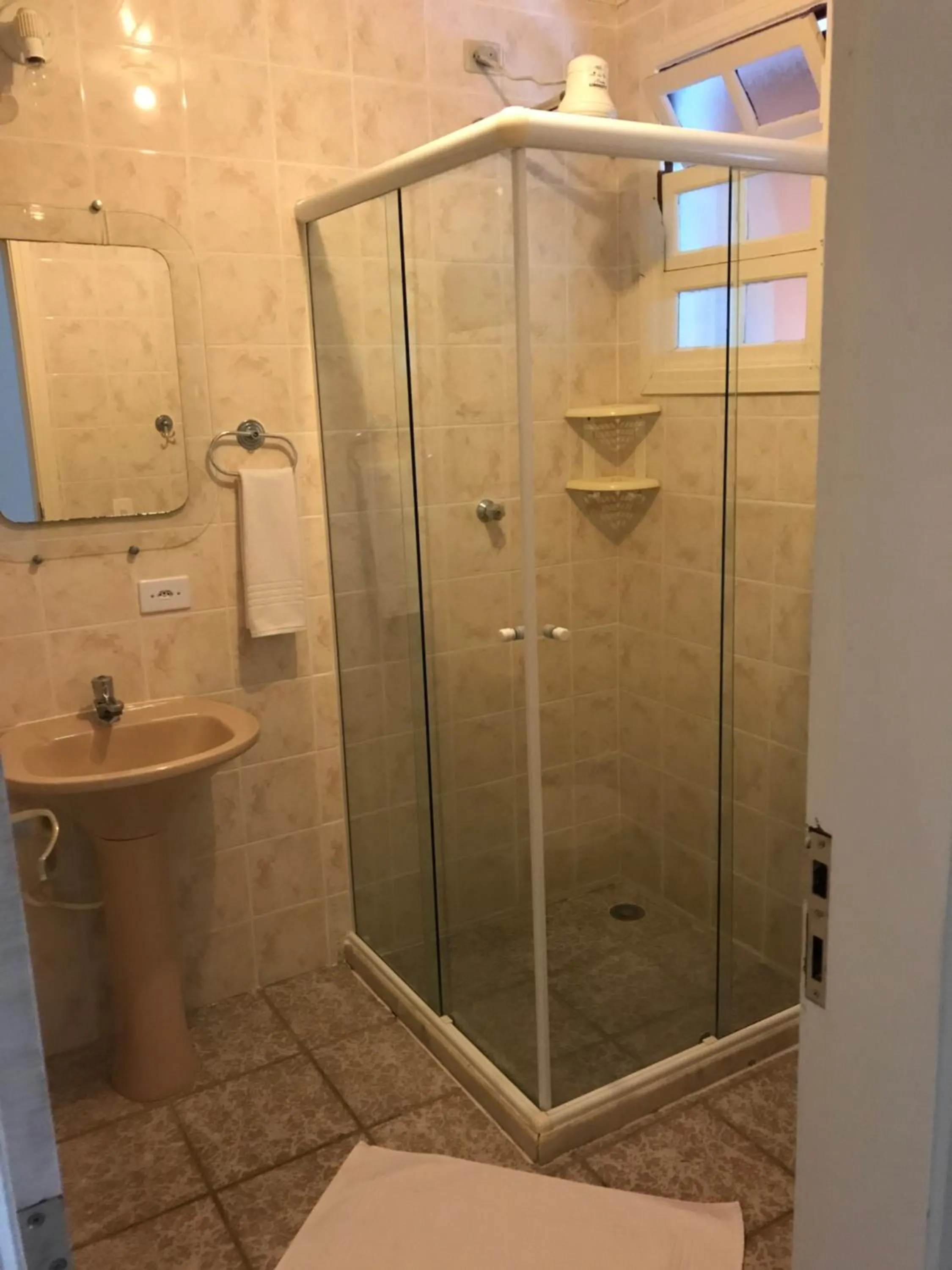 Shower in Amoreiras Hotel Pousada