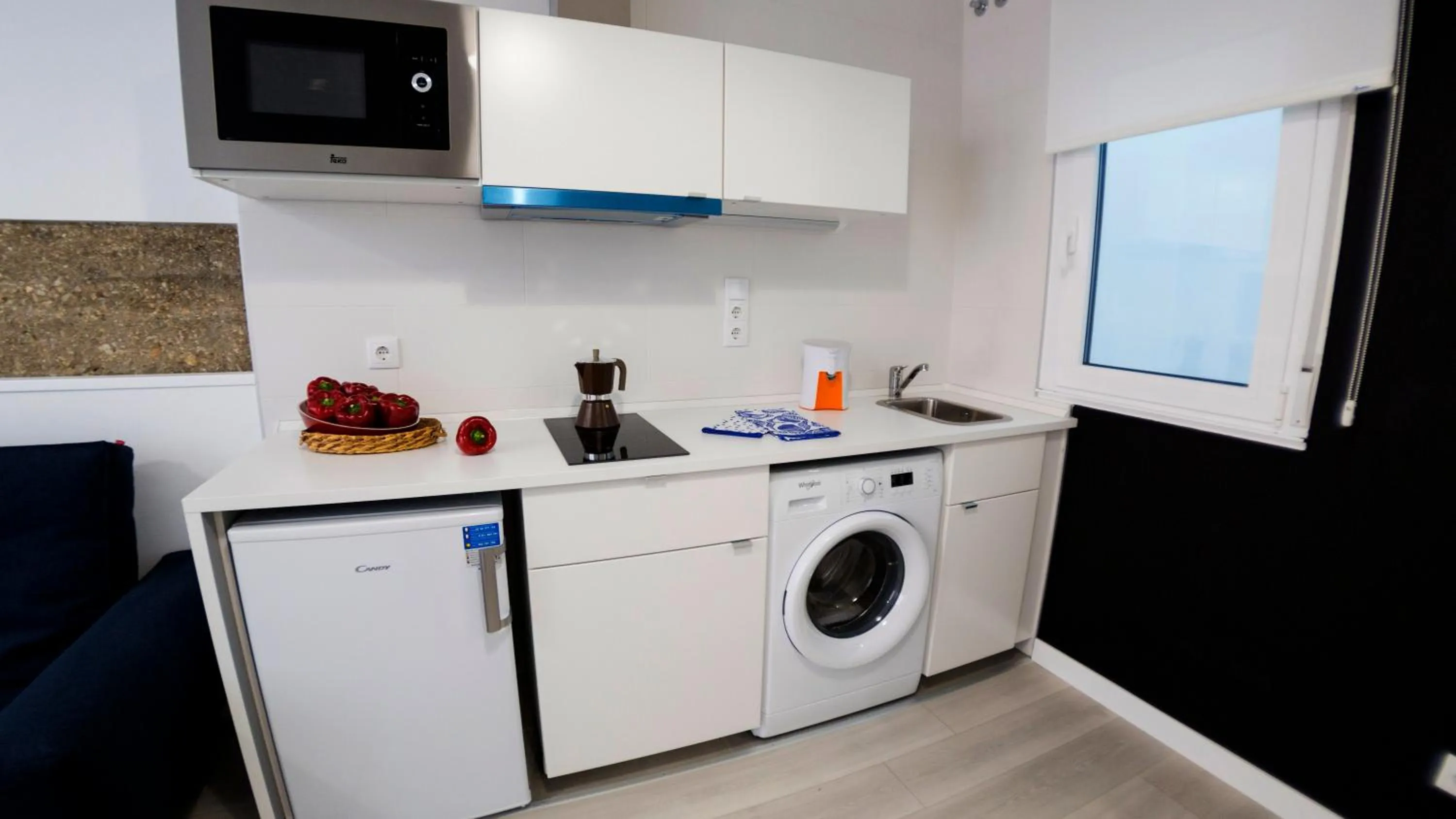 Kitchen or kitchenette, Kitchen/Kitchenette in El Faro de Pepa by Como en Casa