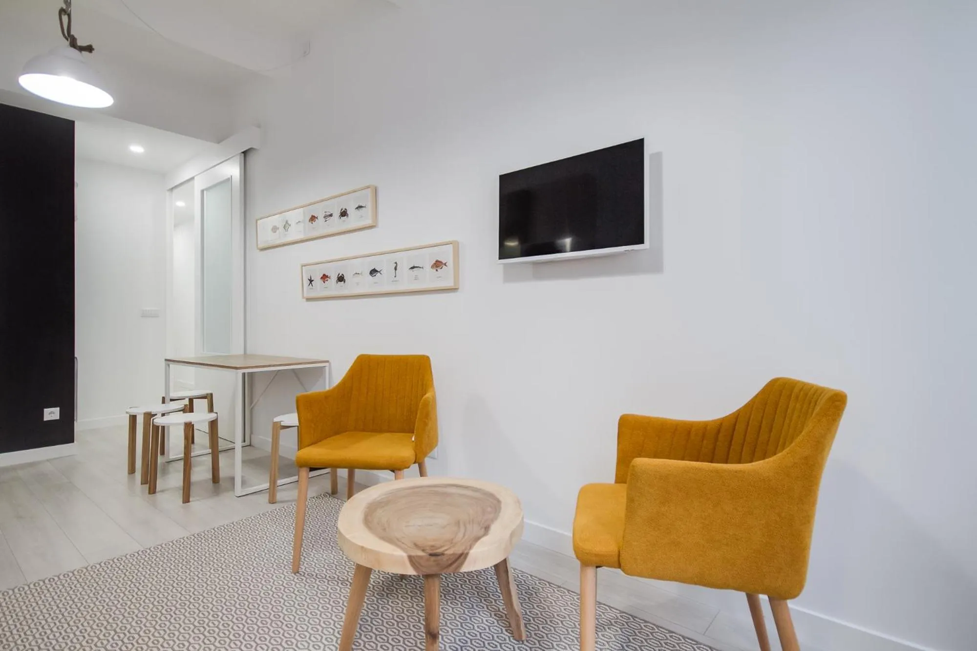 Living room, Seating Area in El Faro de Pepa by Como en Casa