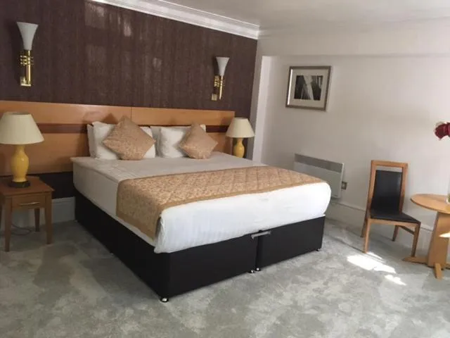 Bed in Harefield Manor Hotel