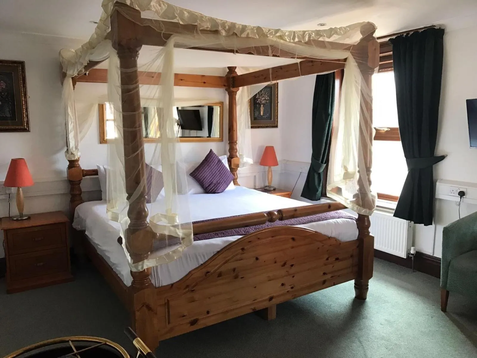 Bed in Harefield Manor Hotel