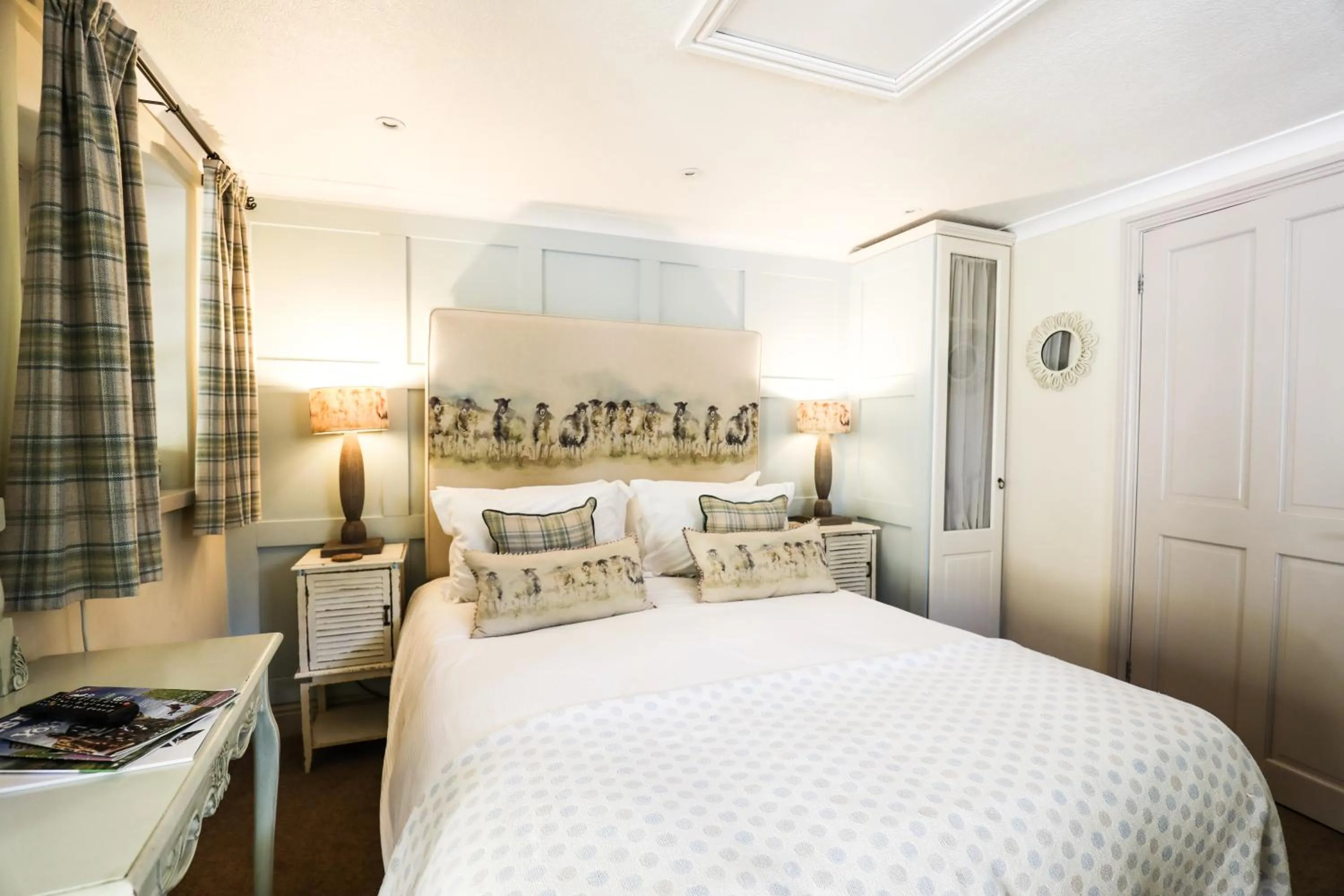 Bed in The Black Swan