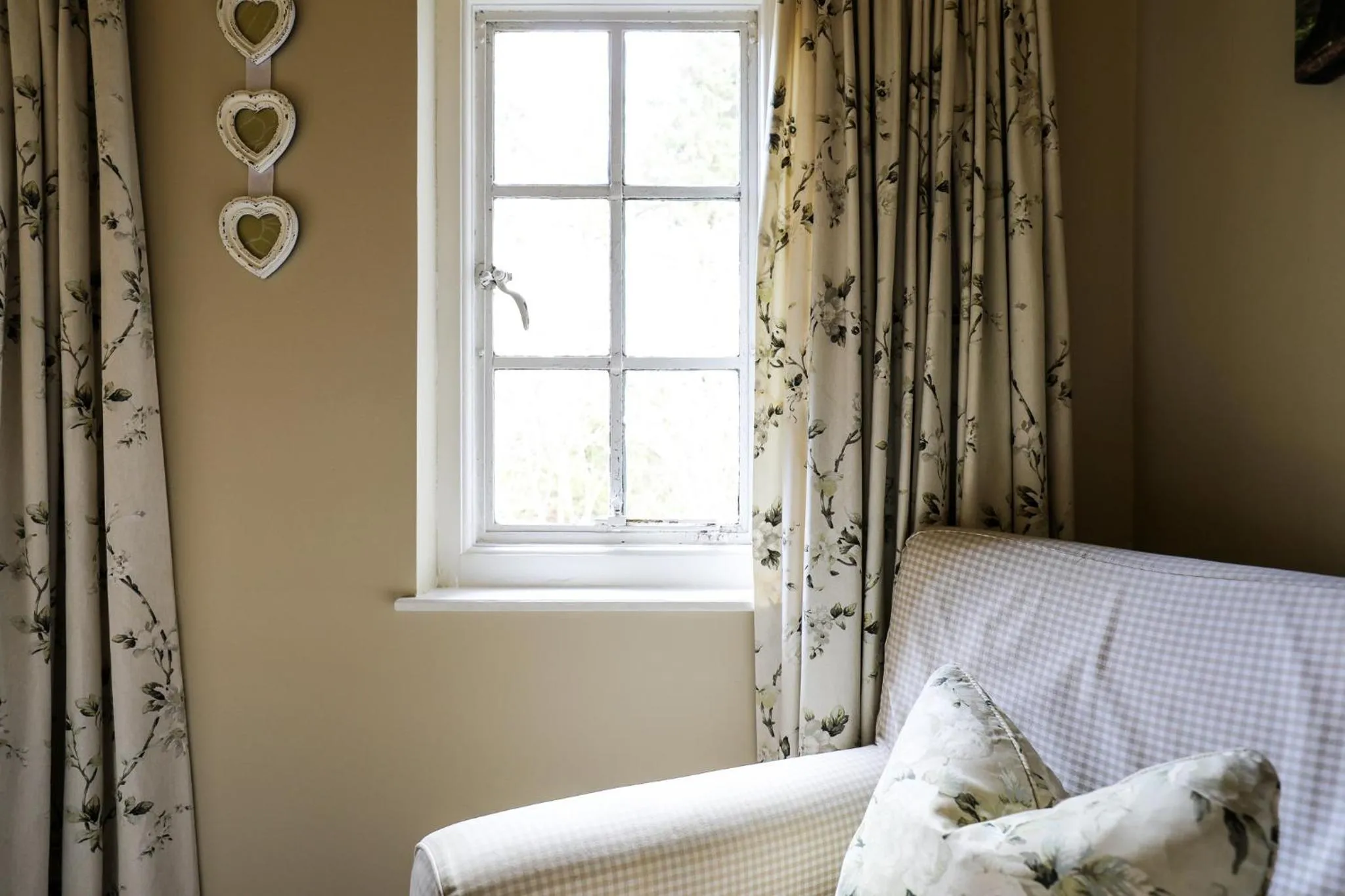 Bed in The Black Swan