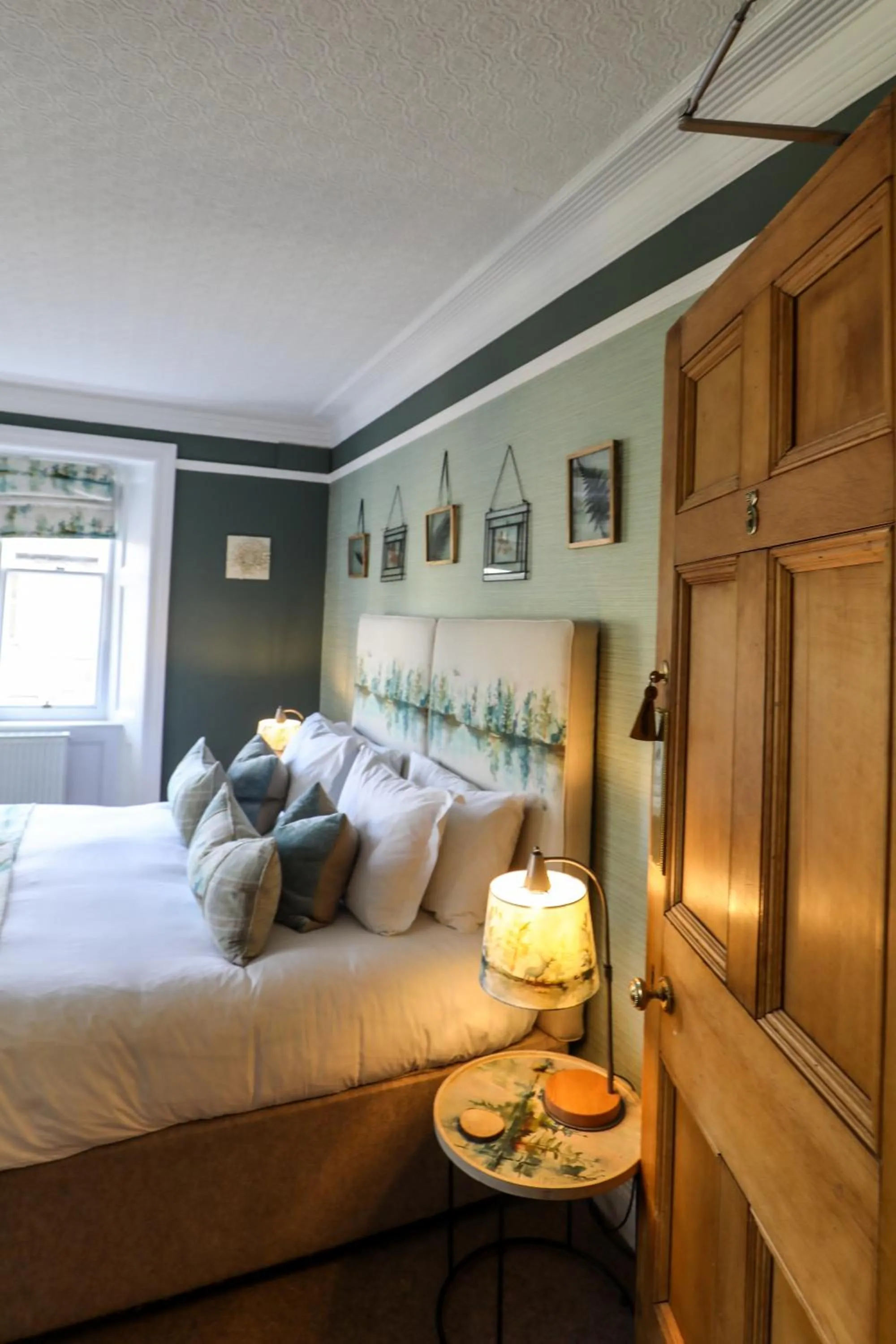 Bed in The Black Swan