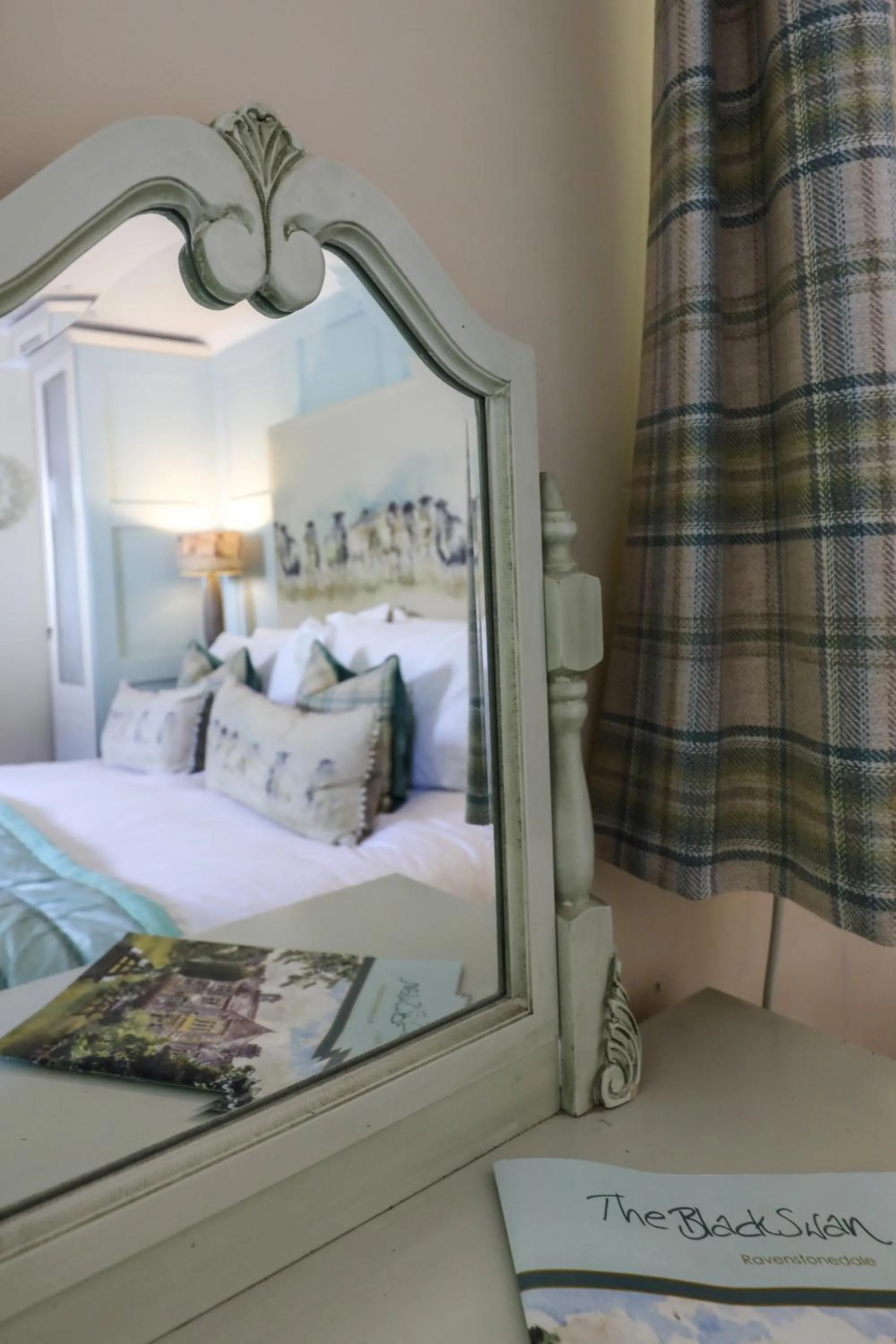 Bed in The Black Swan