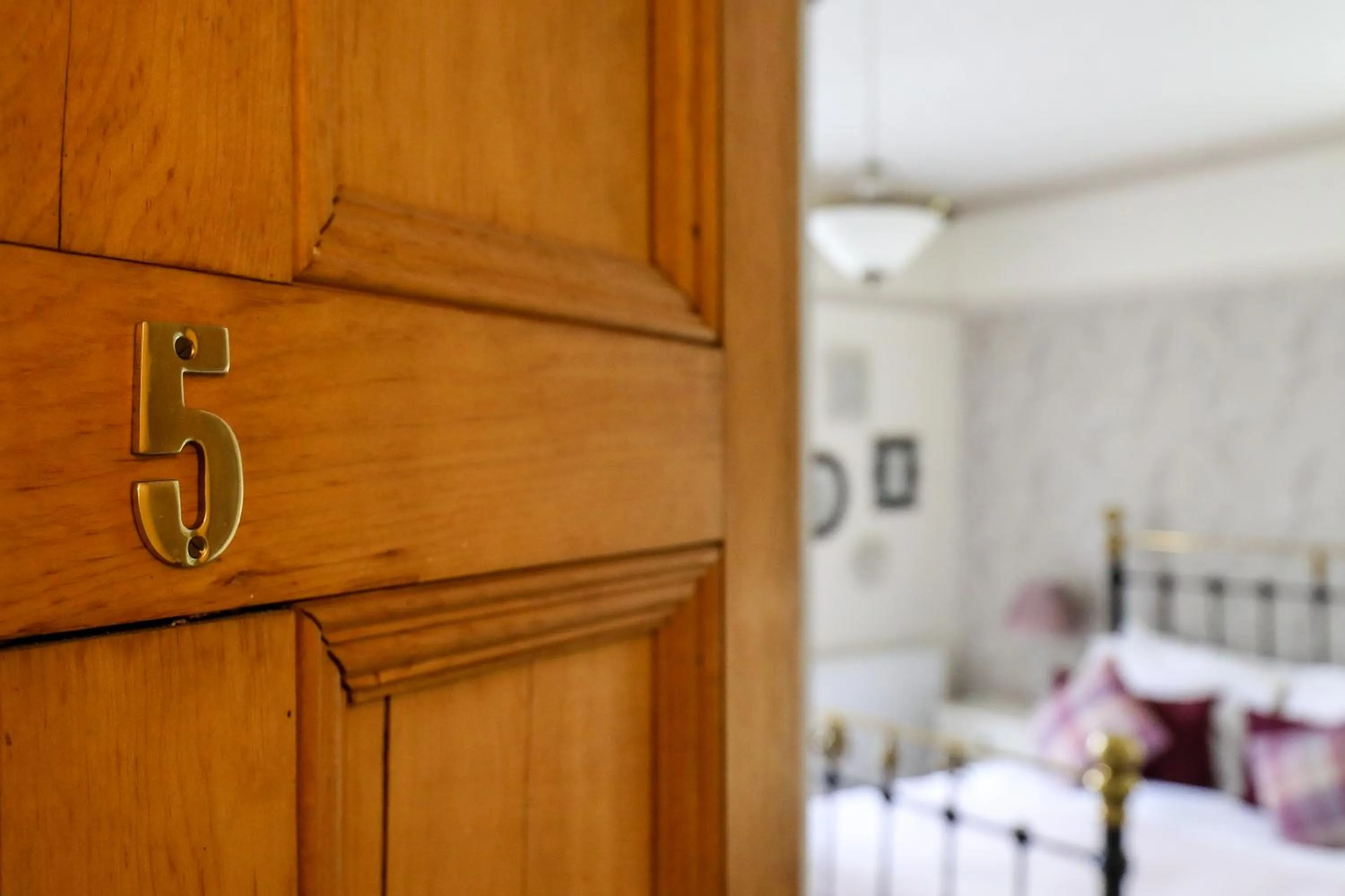 Bed in The Black Swan