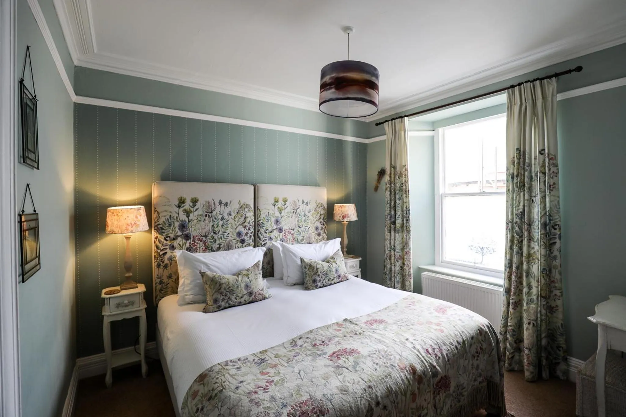 Bed in The Black Swan