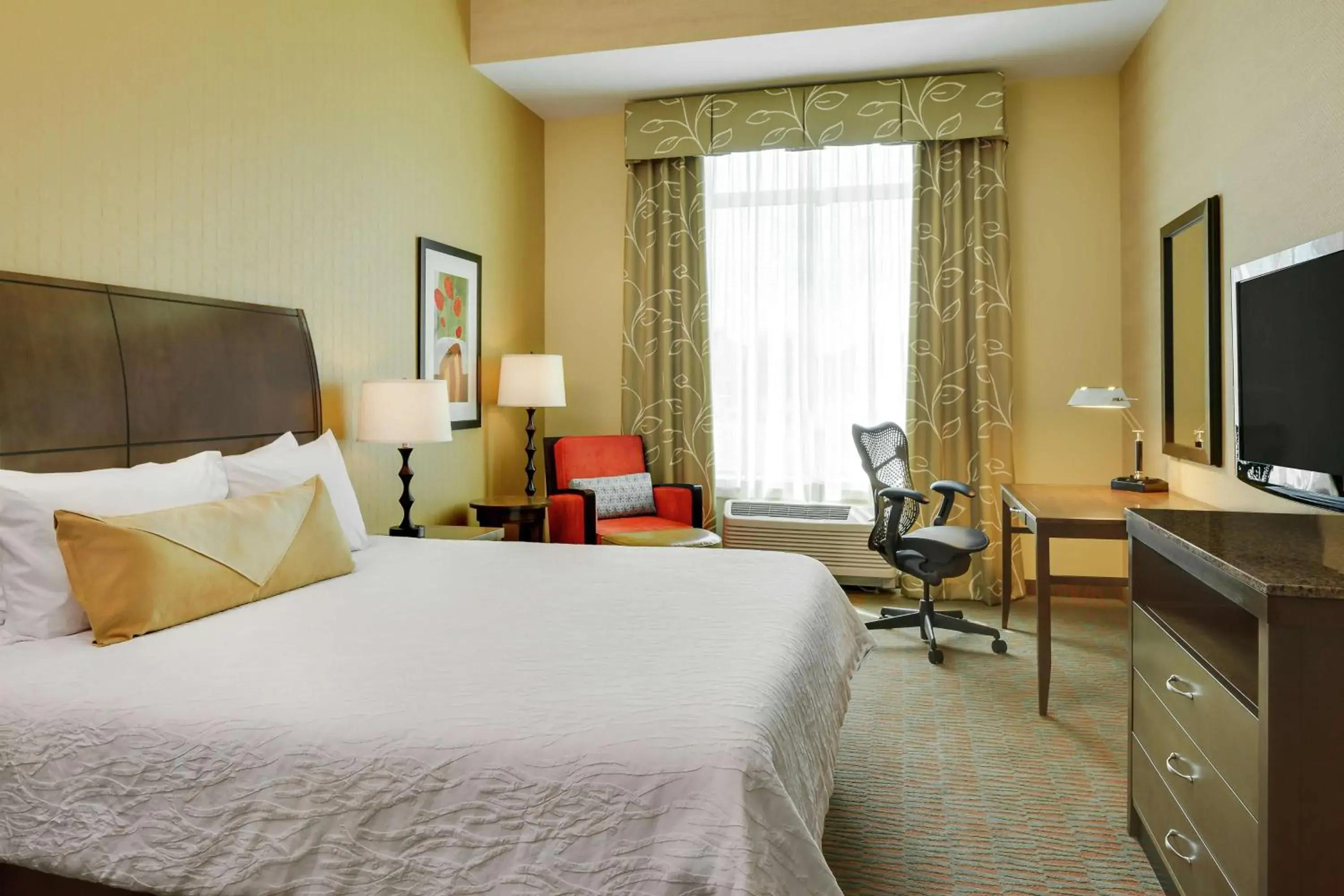 Bedroom, Bed in Hilton Garden Inn Manhattan Kansas Bedroom, Bed in Hilton Garden Inn Manhattan Kansas