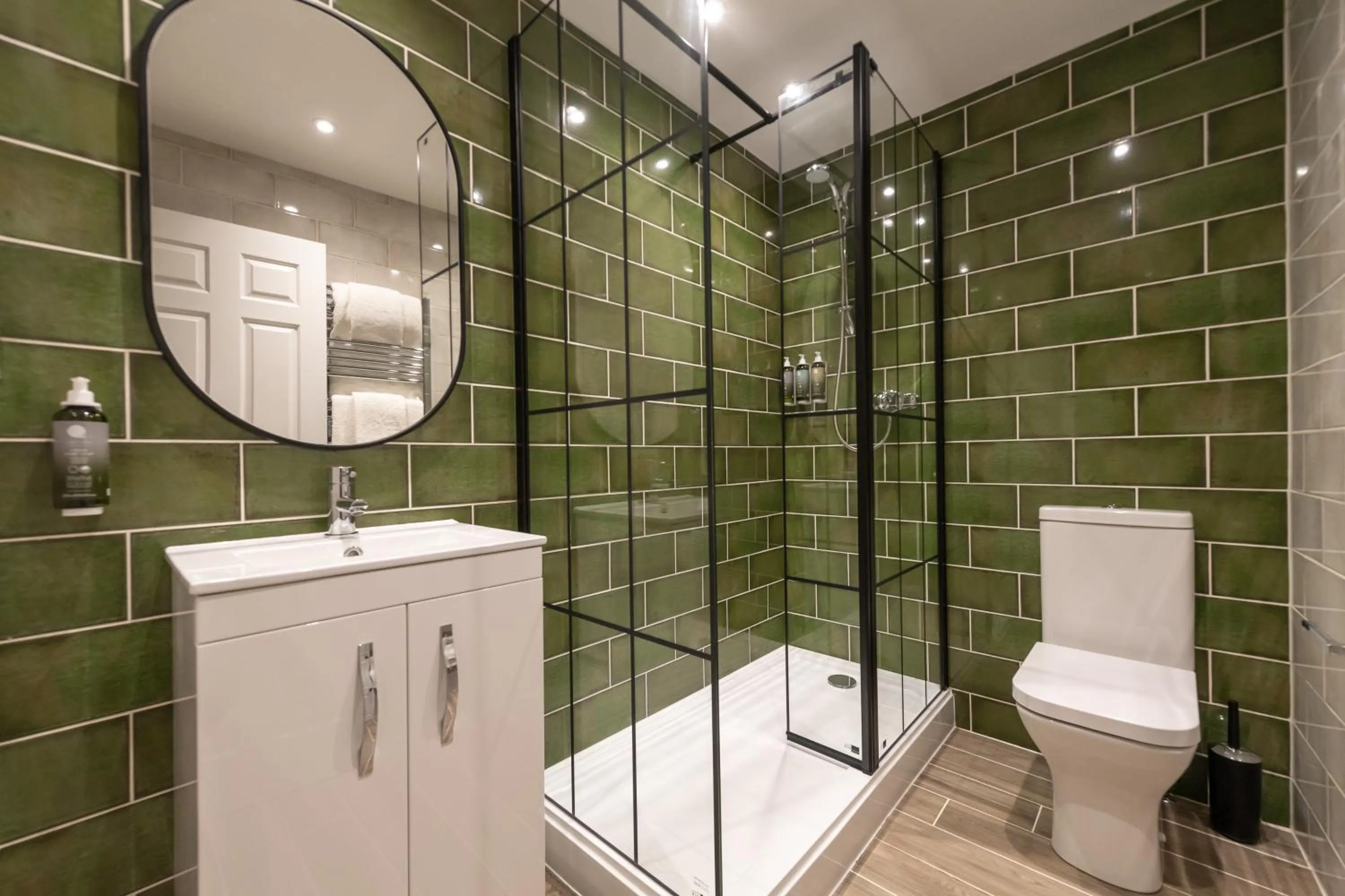 Shower in The Royal Hotel