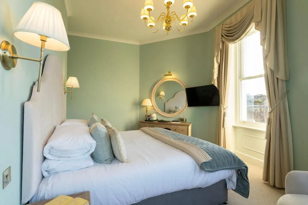 Bed in The Royal Hotel