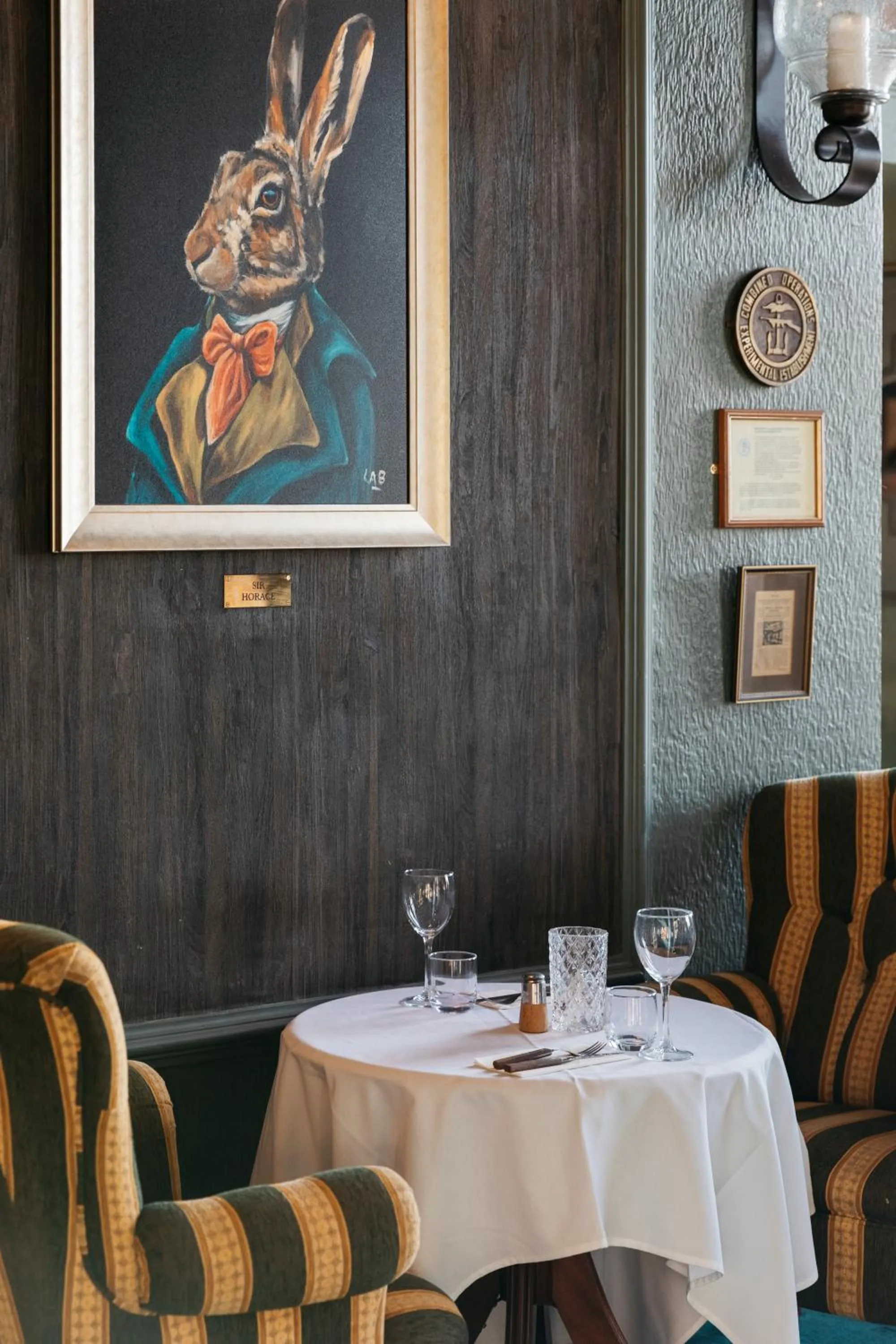 Restaurant/places to eat in The Royal Hotel