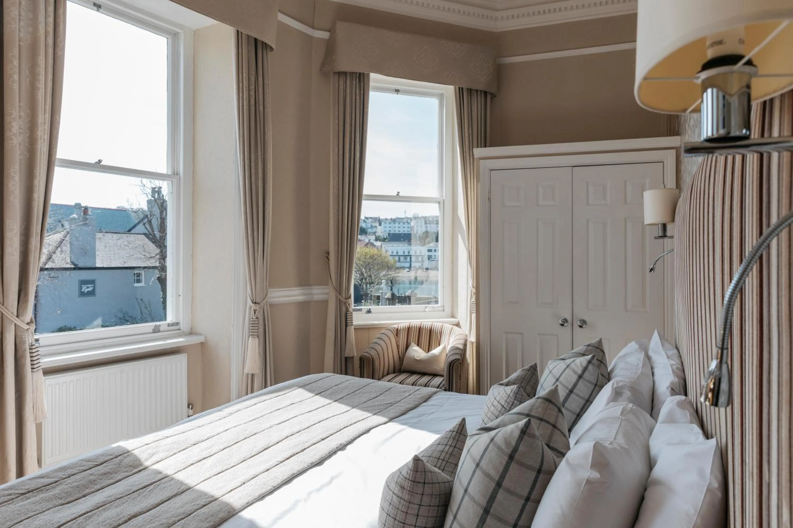 Bed in The Royal Hotel