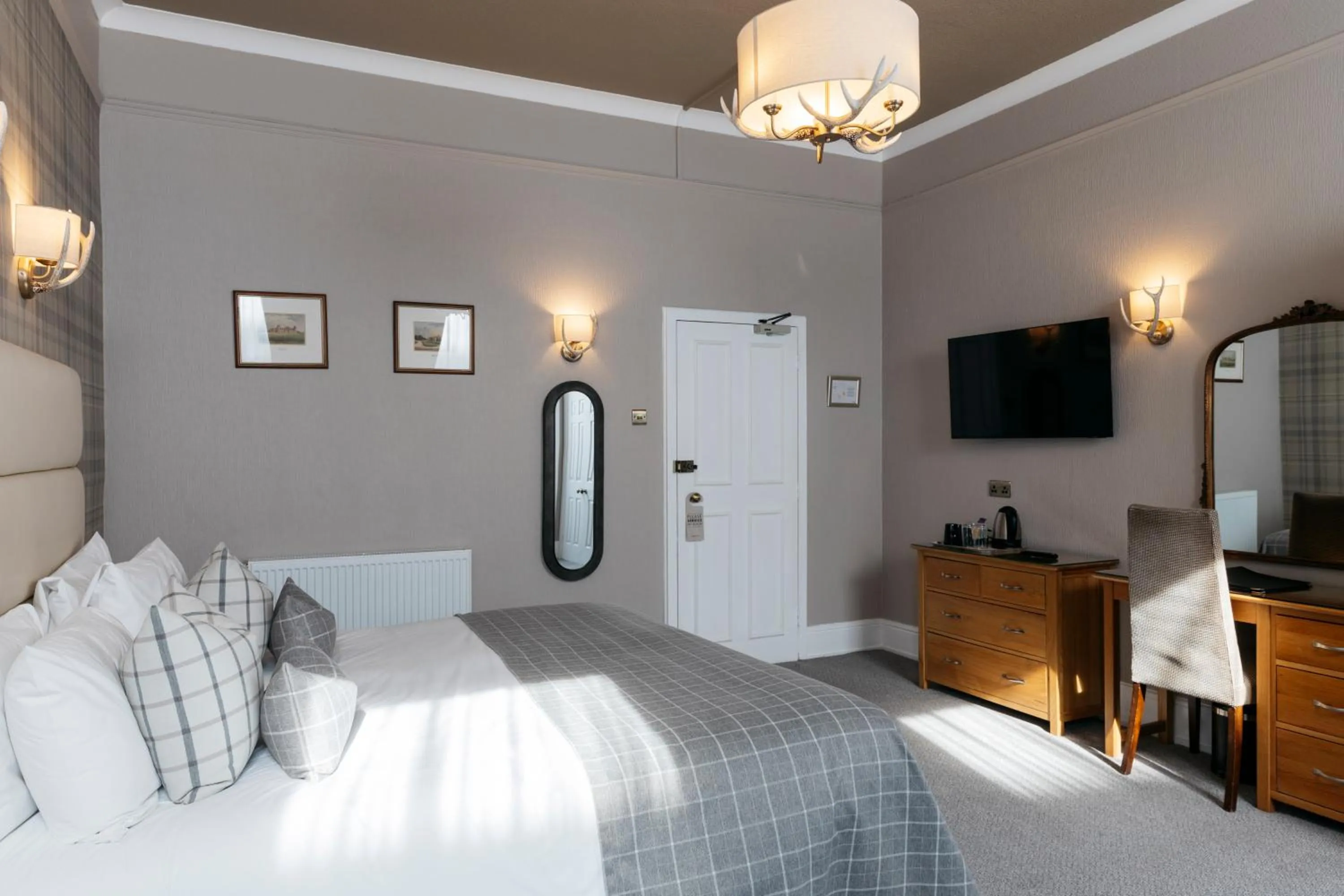 Bed in The Royal Hotel