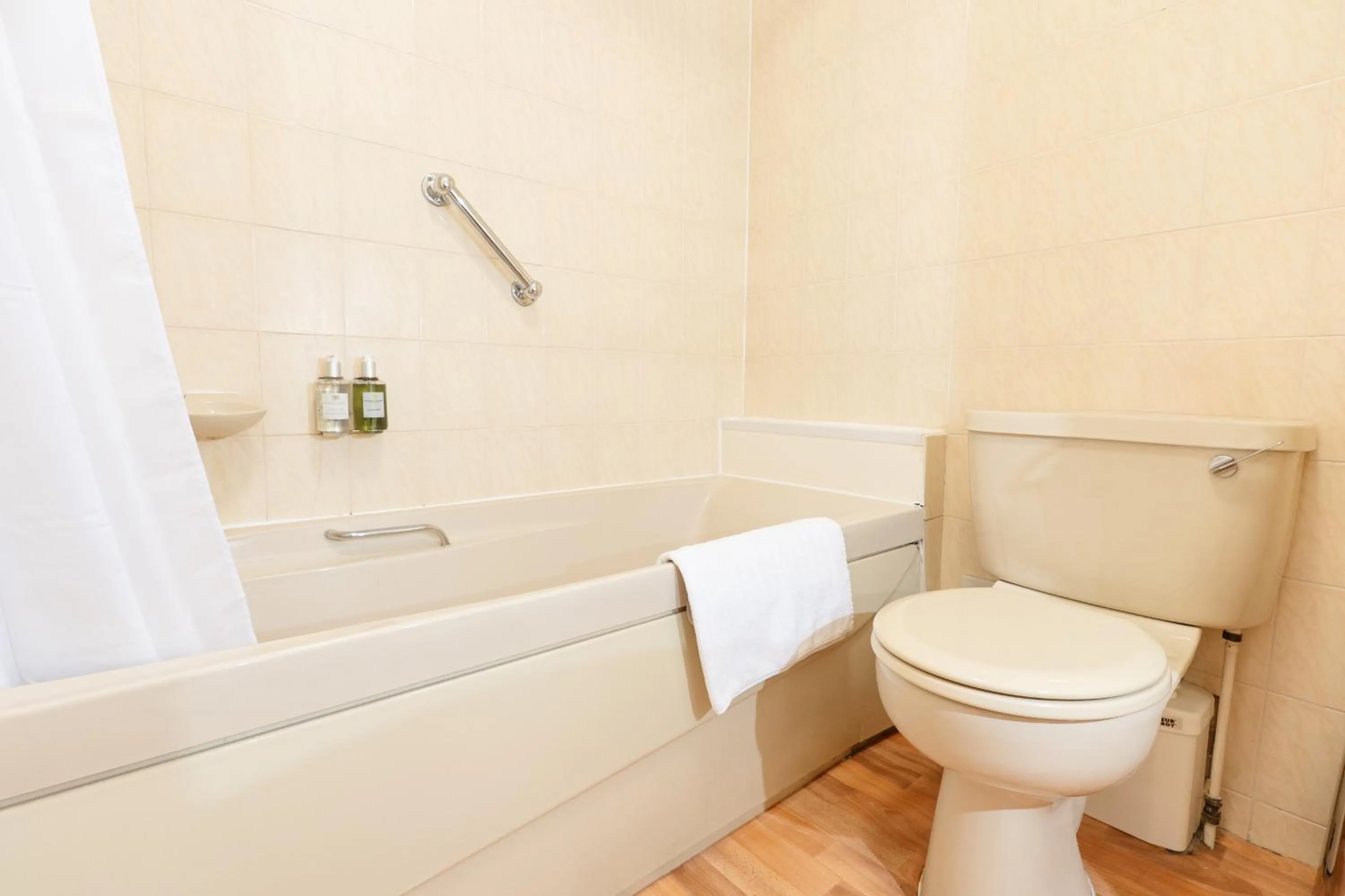 Bathroom in The Royal Hotel