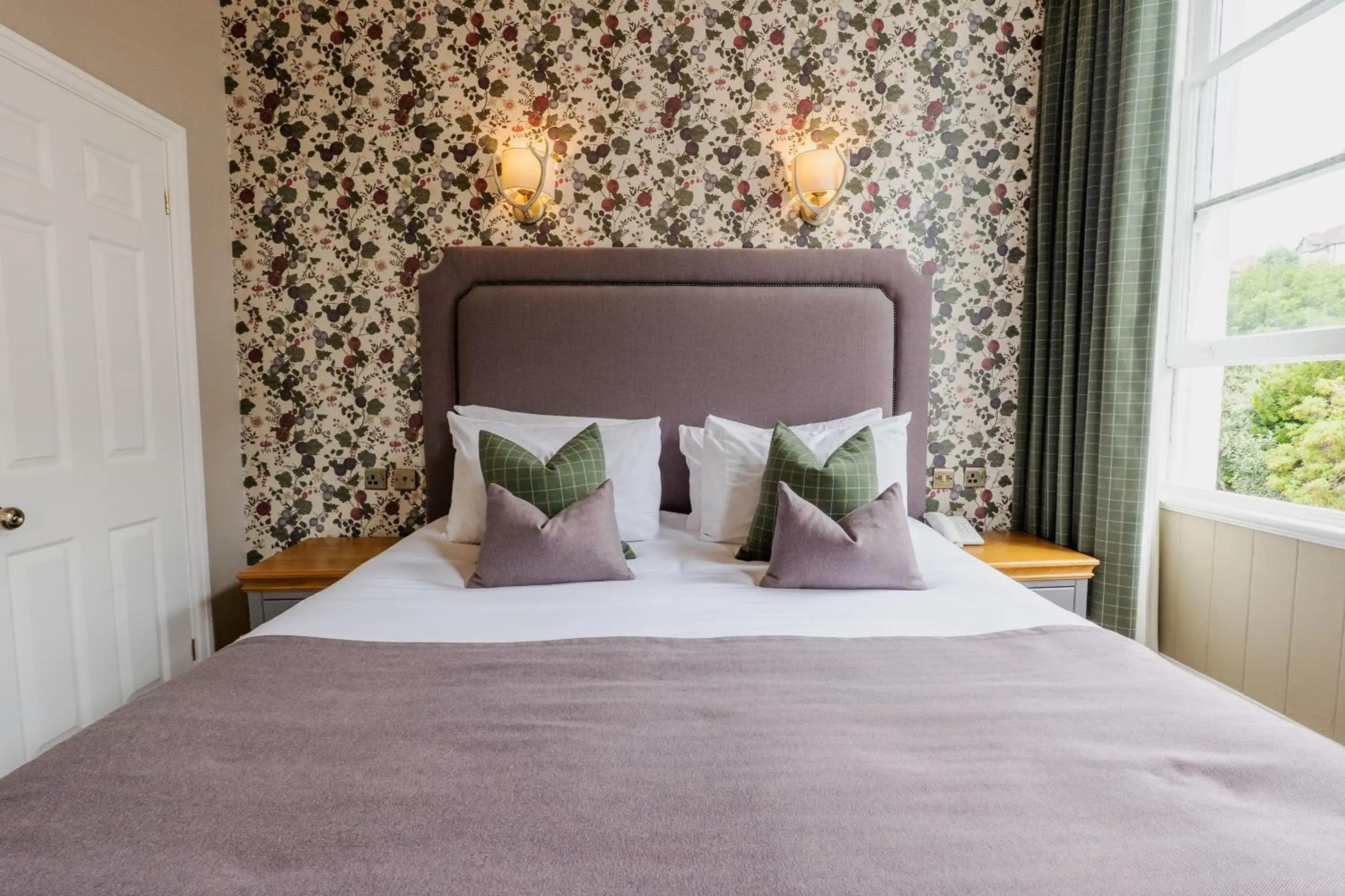 Bed in The Royal Hotel Bed in The Royal Hotel