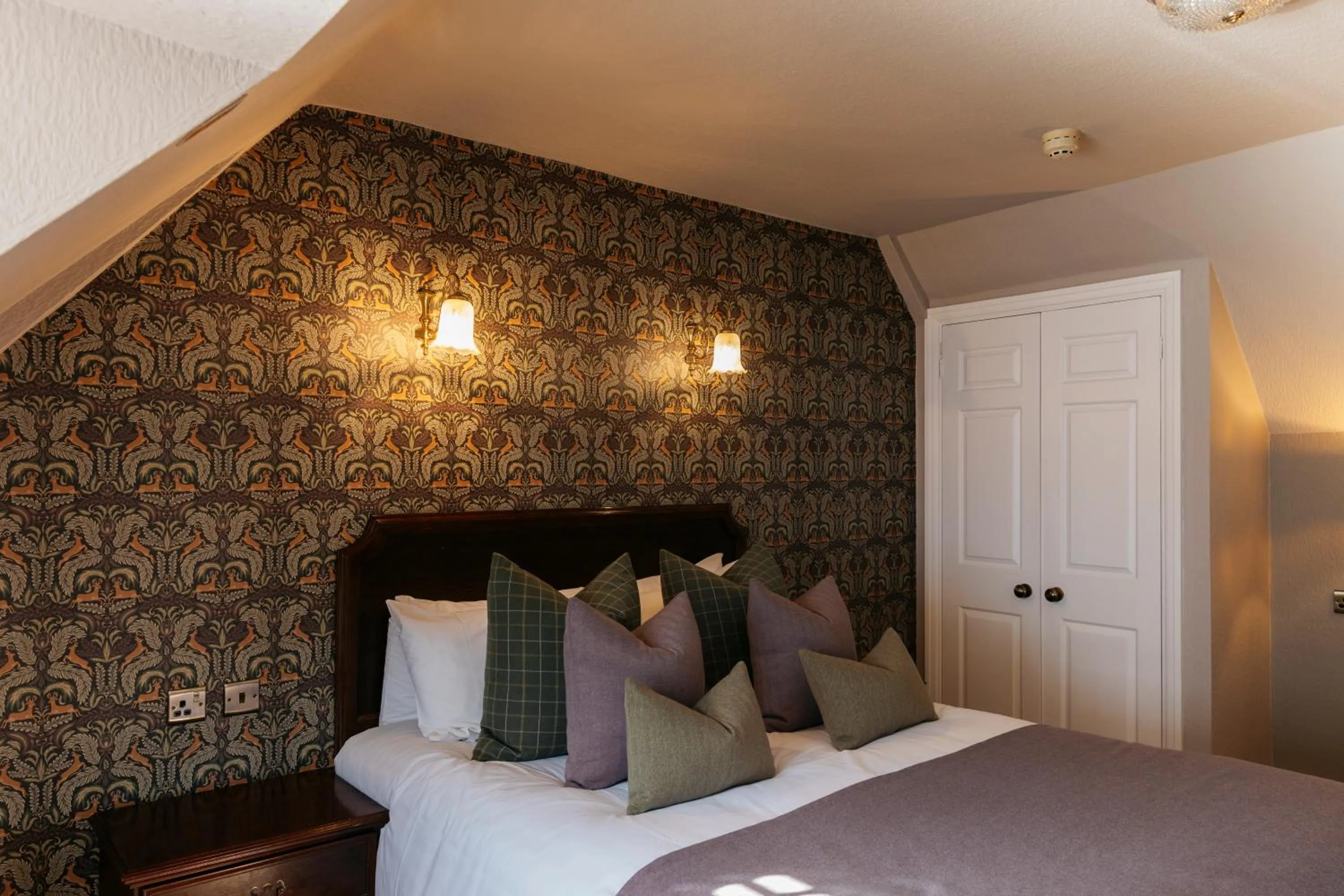 Bed in The Royal Hotel