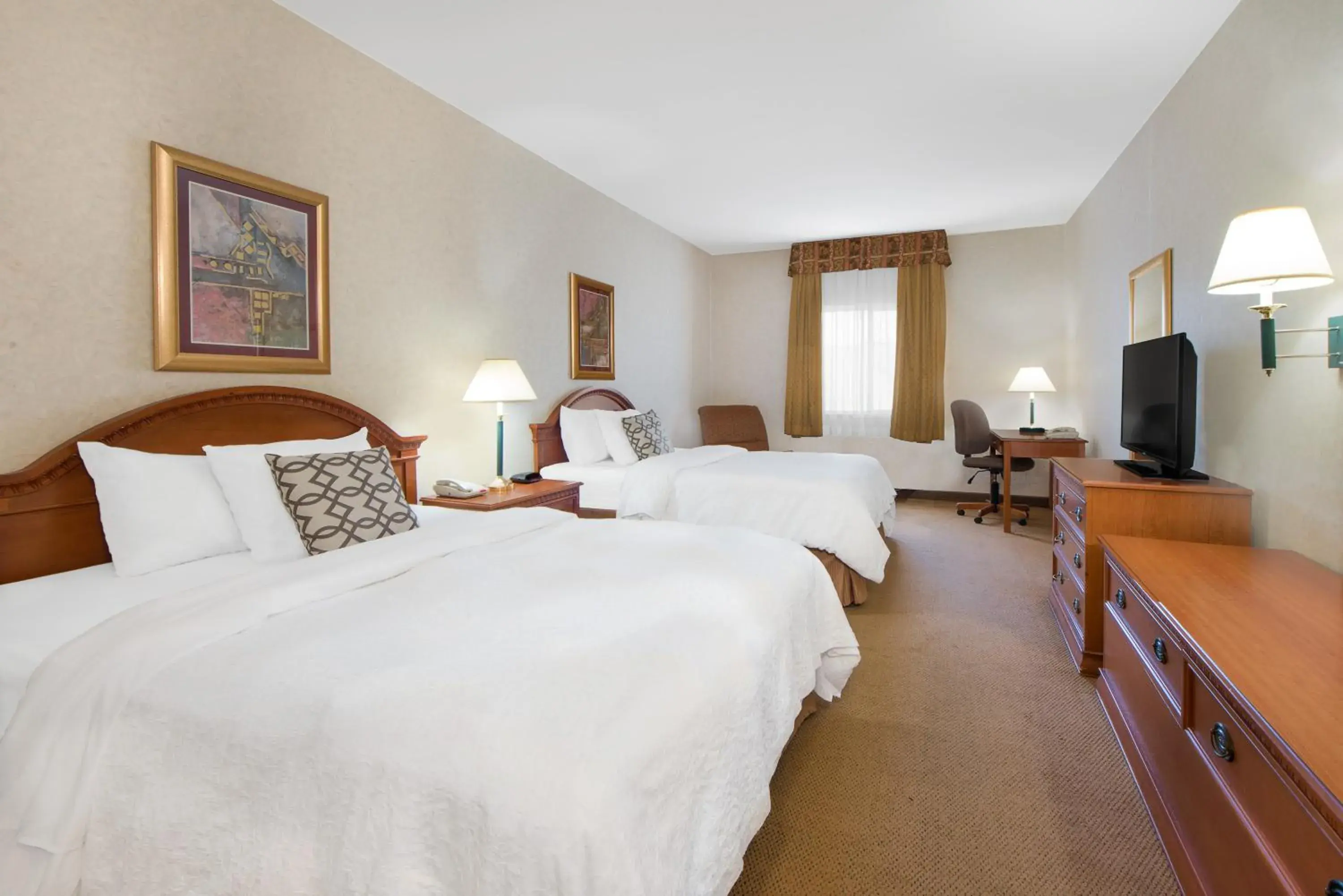 Queen Room with Two Queen Beds and Bath Tub - Mobility/Hearing Accessible - Non-Smoking in Spark by Hilton Dumas Queen Room with Two Queen Beds and Bath Tub - Mobility/Hearing Accessible - Non-Smoking in Spark by Hilton Dumas