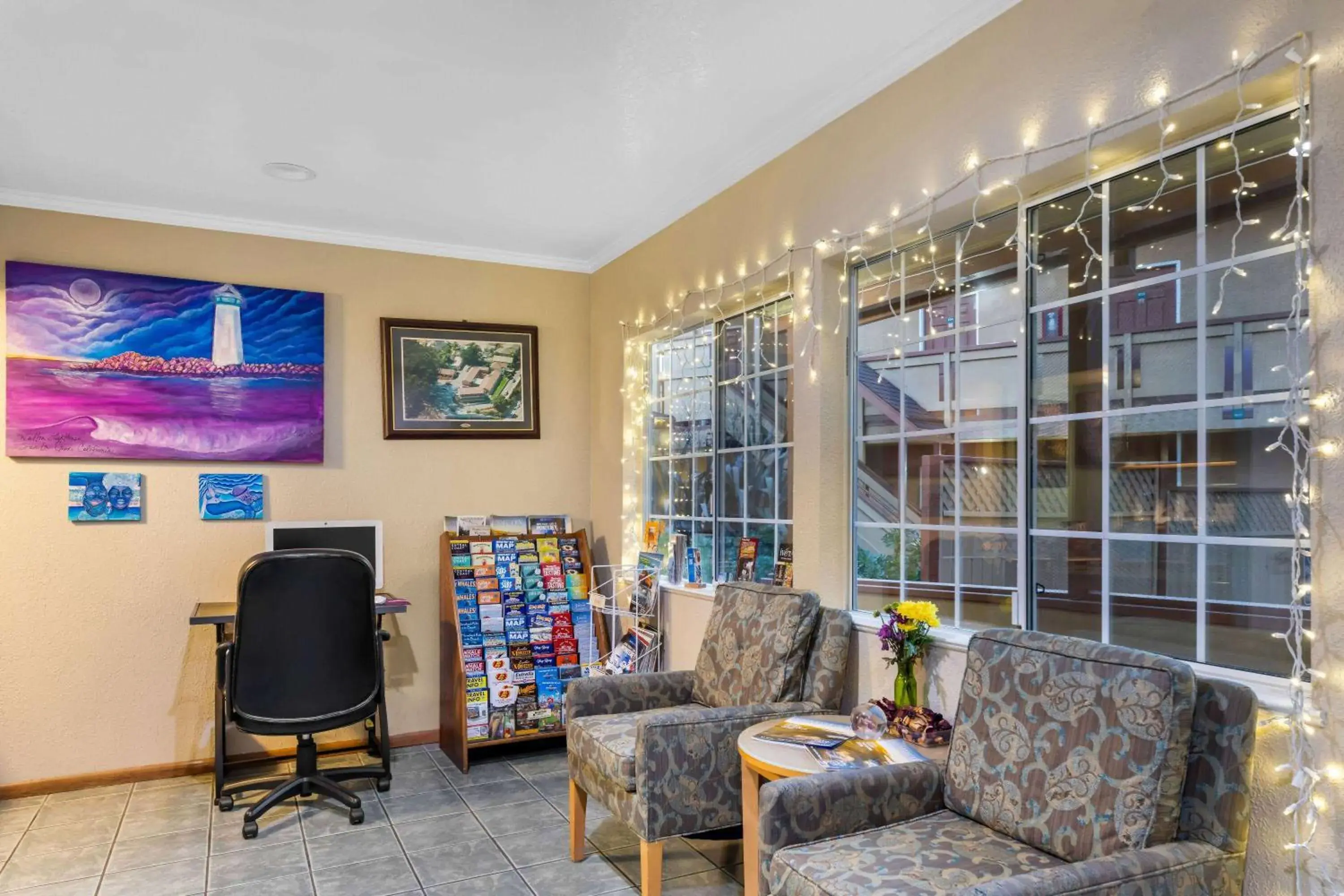 Lobby or reception in Howard Johnson by Wyndham Santa Cruz Lobby or reception in Howard Johnson by Wyndham Santa Cruz