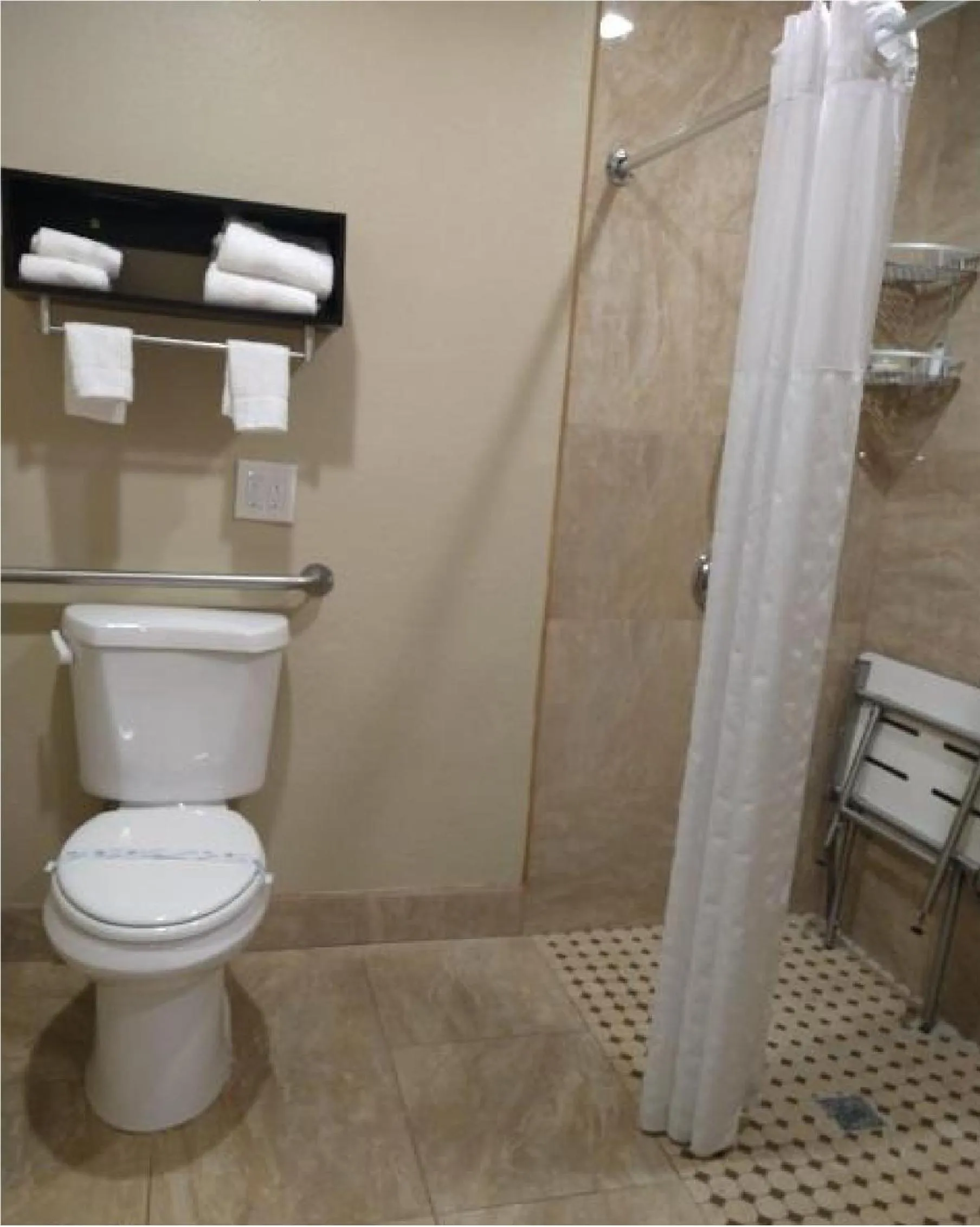 Shower in Howard Johnson by Wyndham Santa Cruz