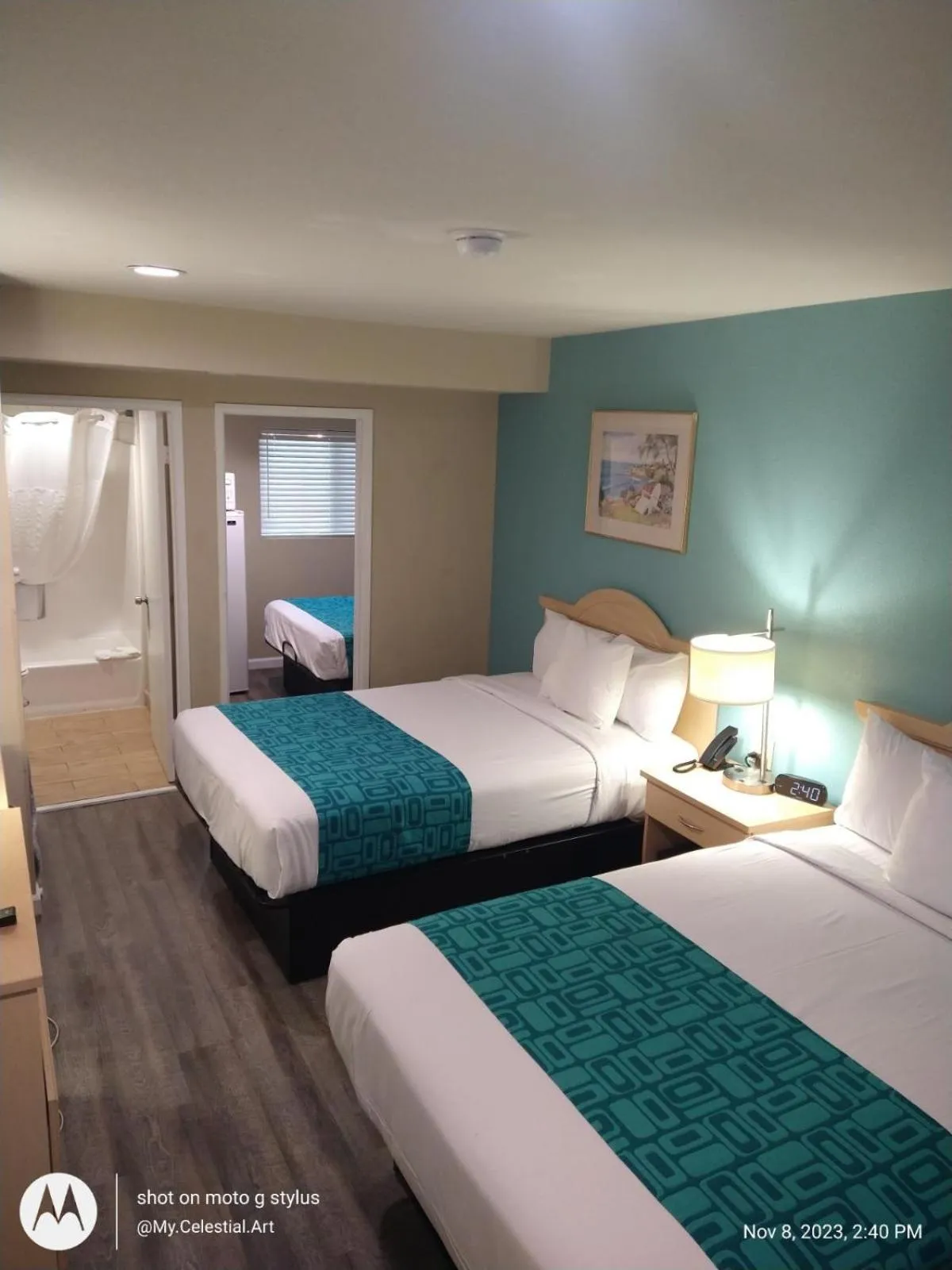 Bed in Howard Johnson by Wyndham Santa Cruz