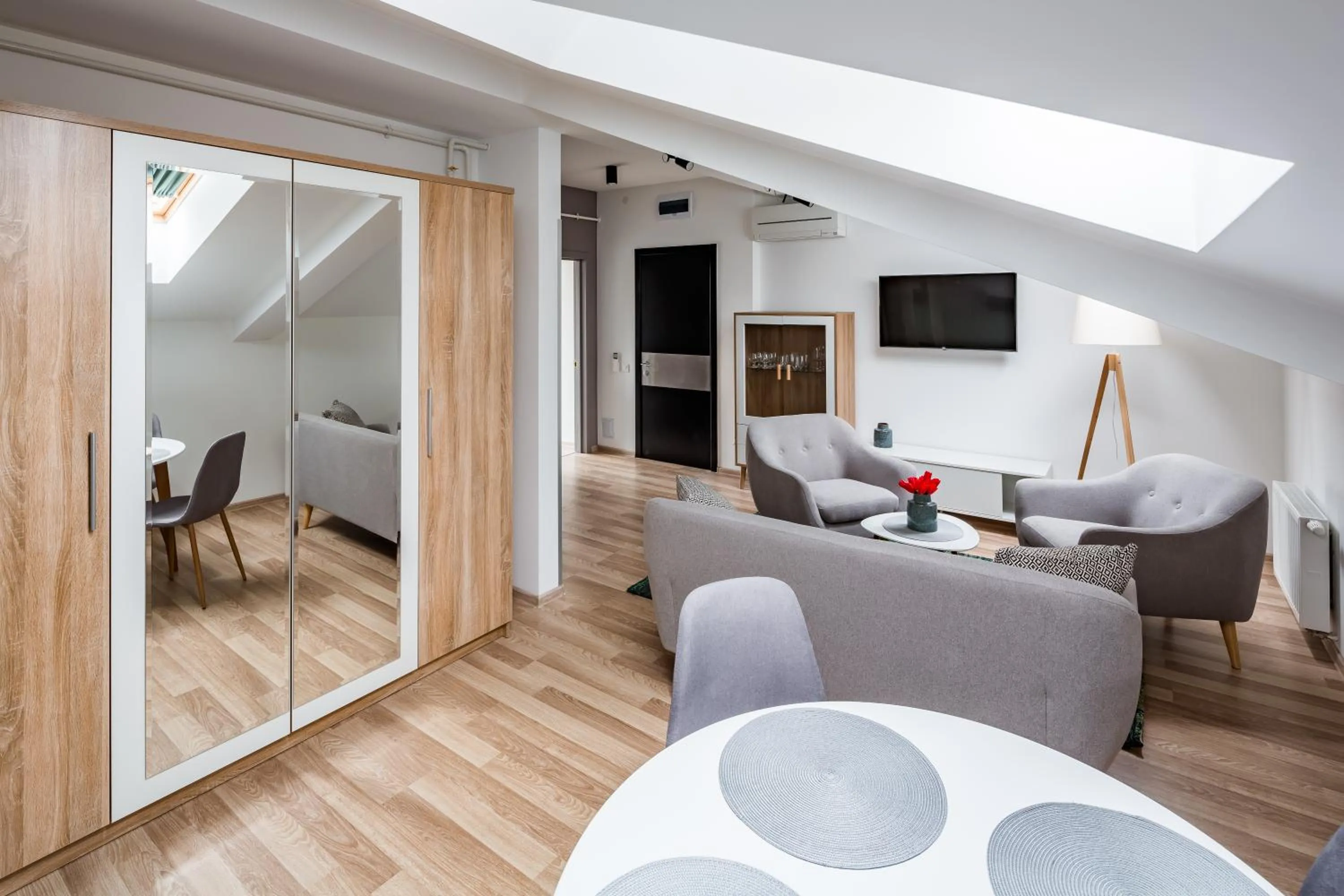 Dining area in Apart Hotel Code 10