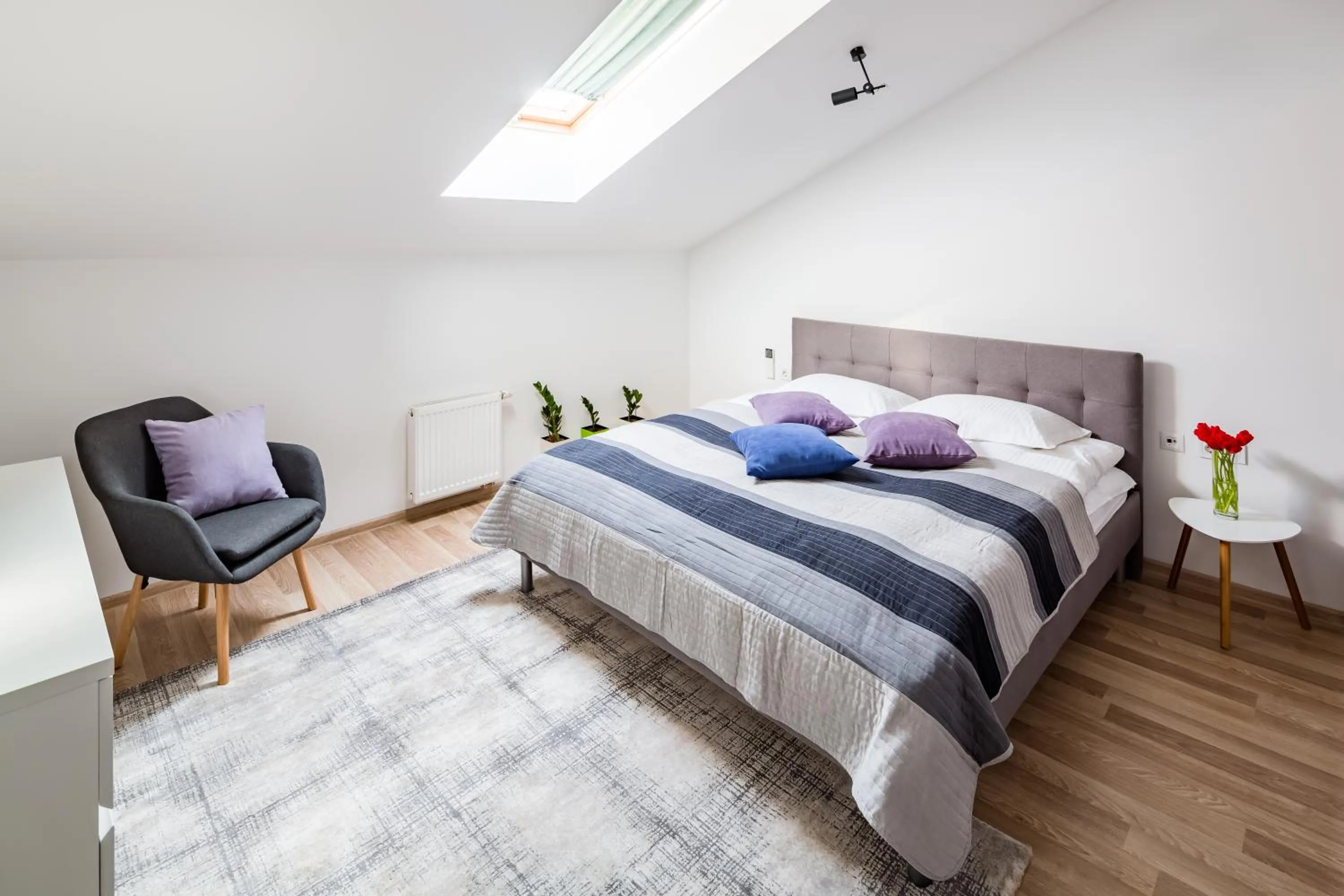 Bedroom, Bed in Apart Hotel Code 10