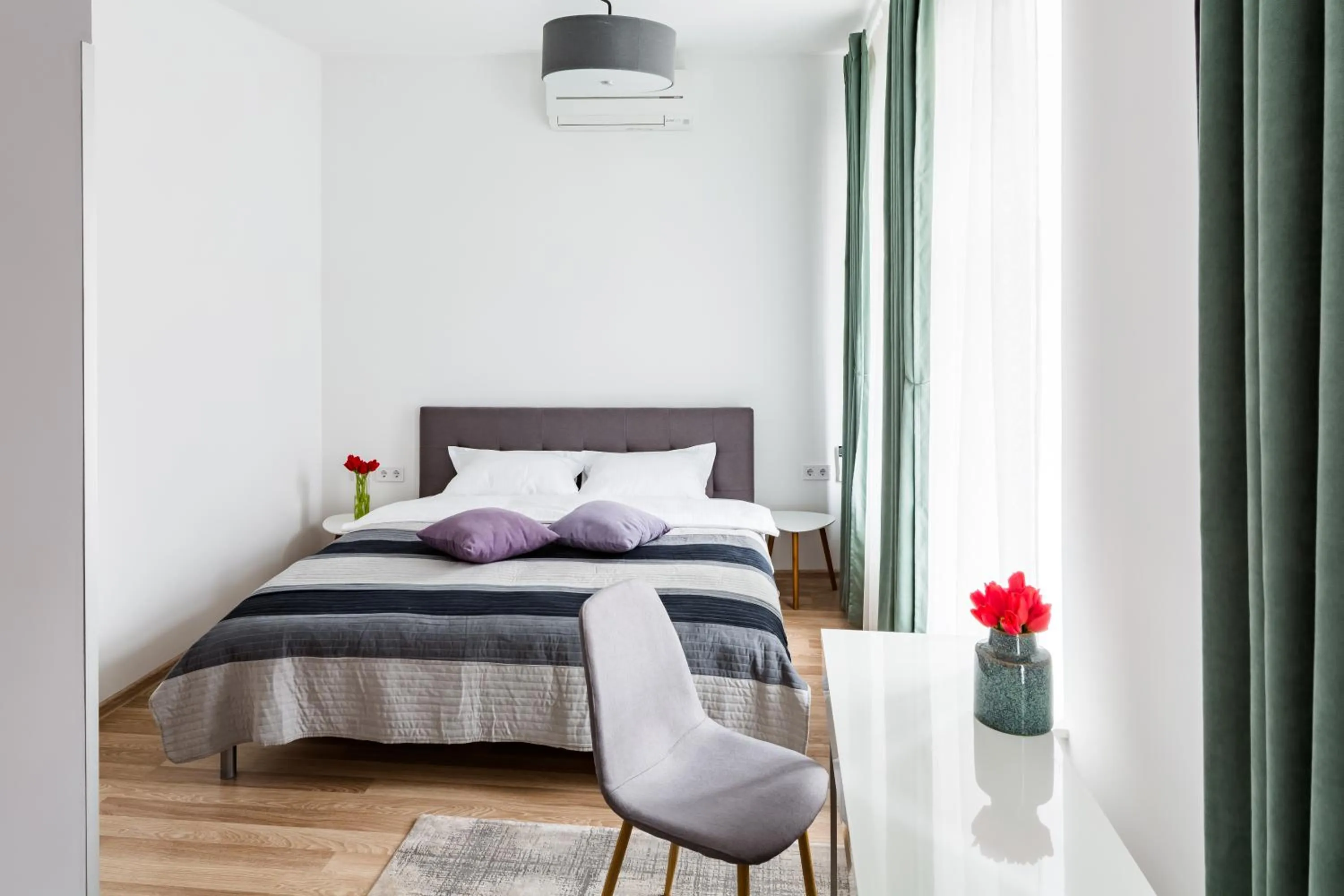 Bedroom, Bed in Apart Hotel Code 10