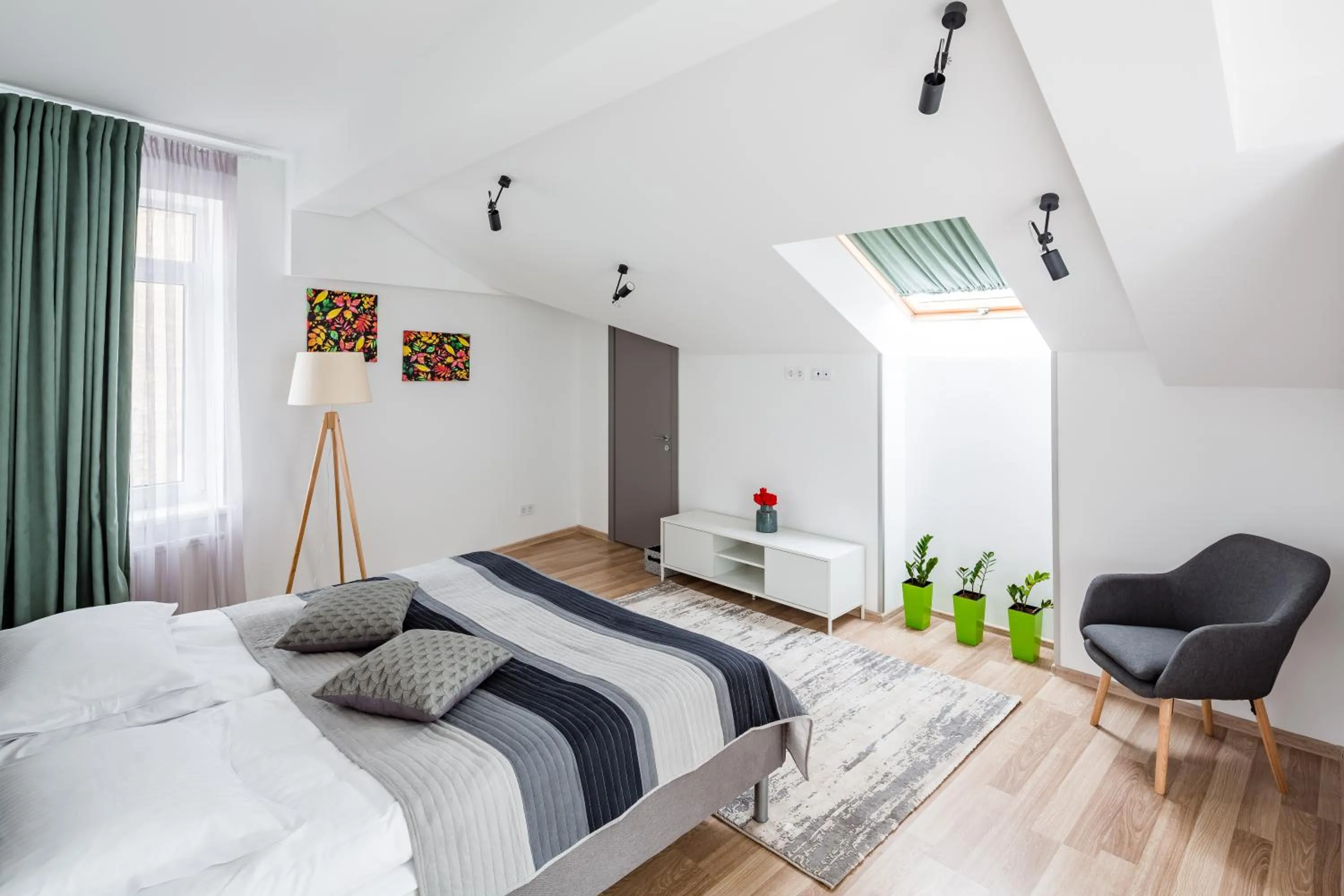 Bedroom, Bed in Apart Hotel Code 10