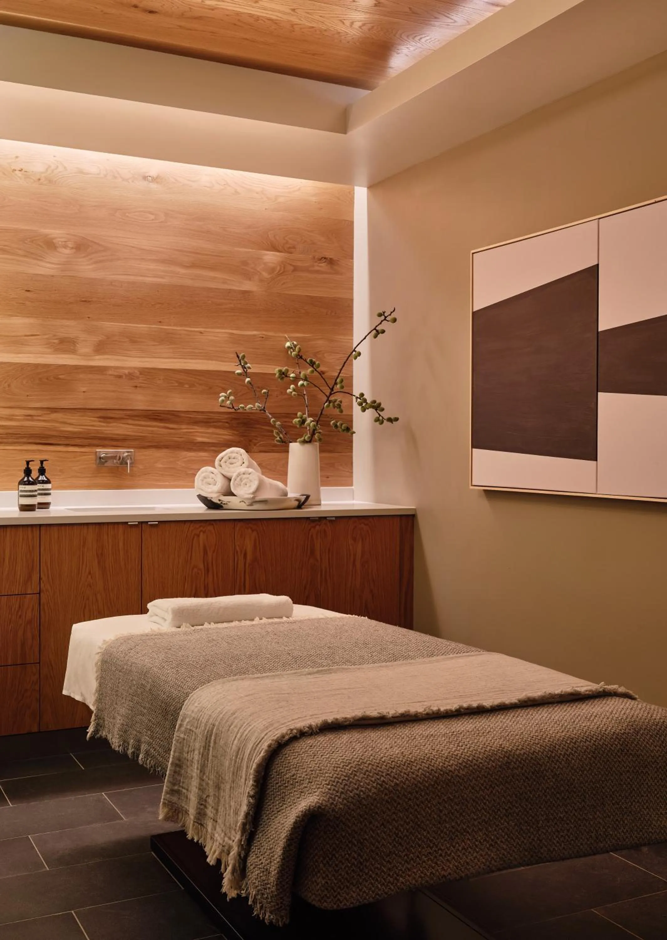 Spa and wellness centre/facilities, Bed in Gurney's Montauk Resort & Seawater Spa
