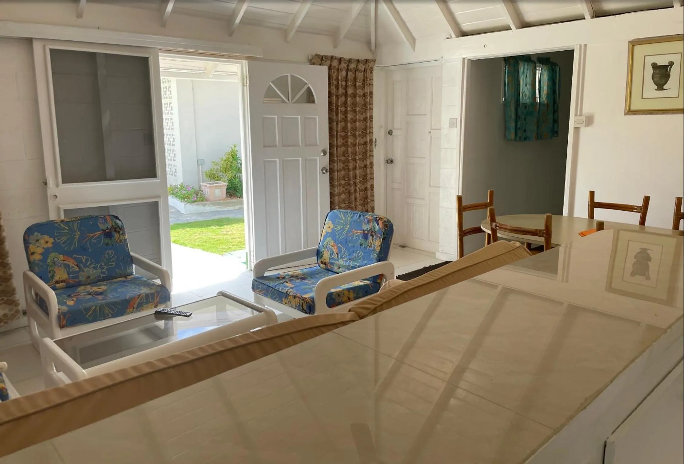 Living room in The Monteray Hotel