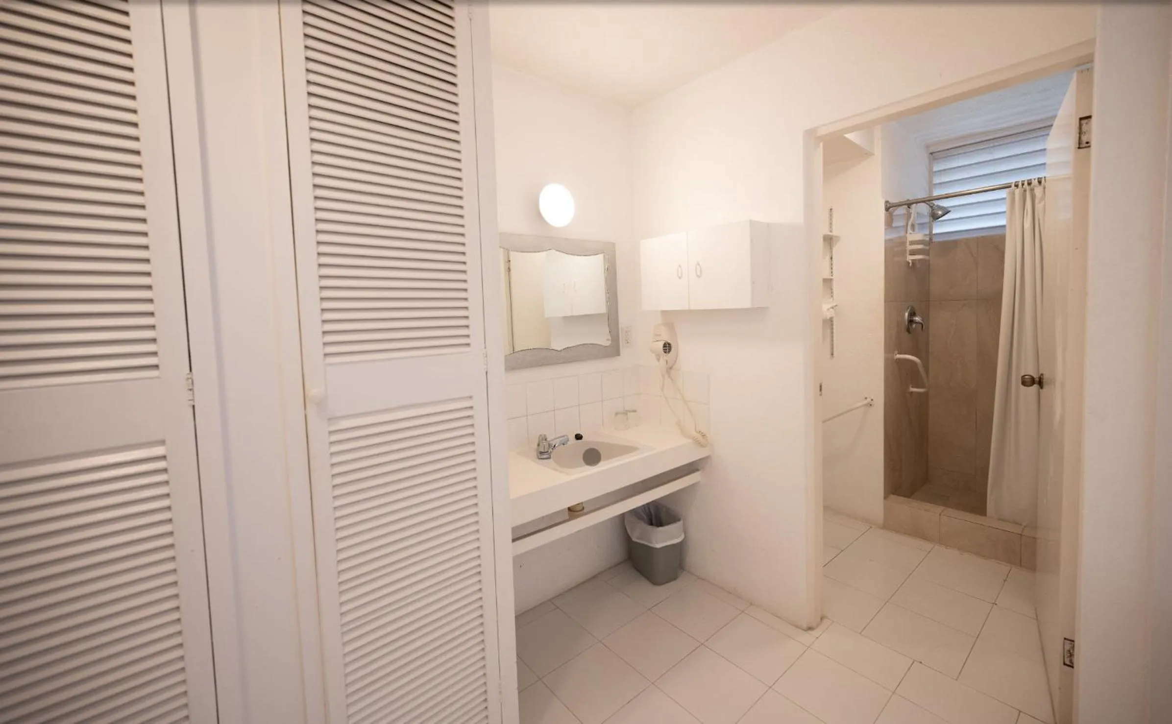 Shower in The Monteray Hotel