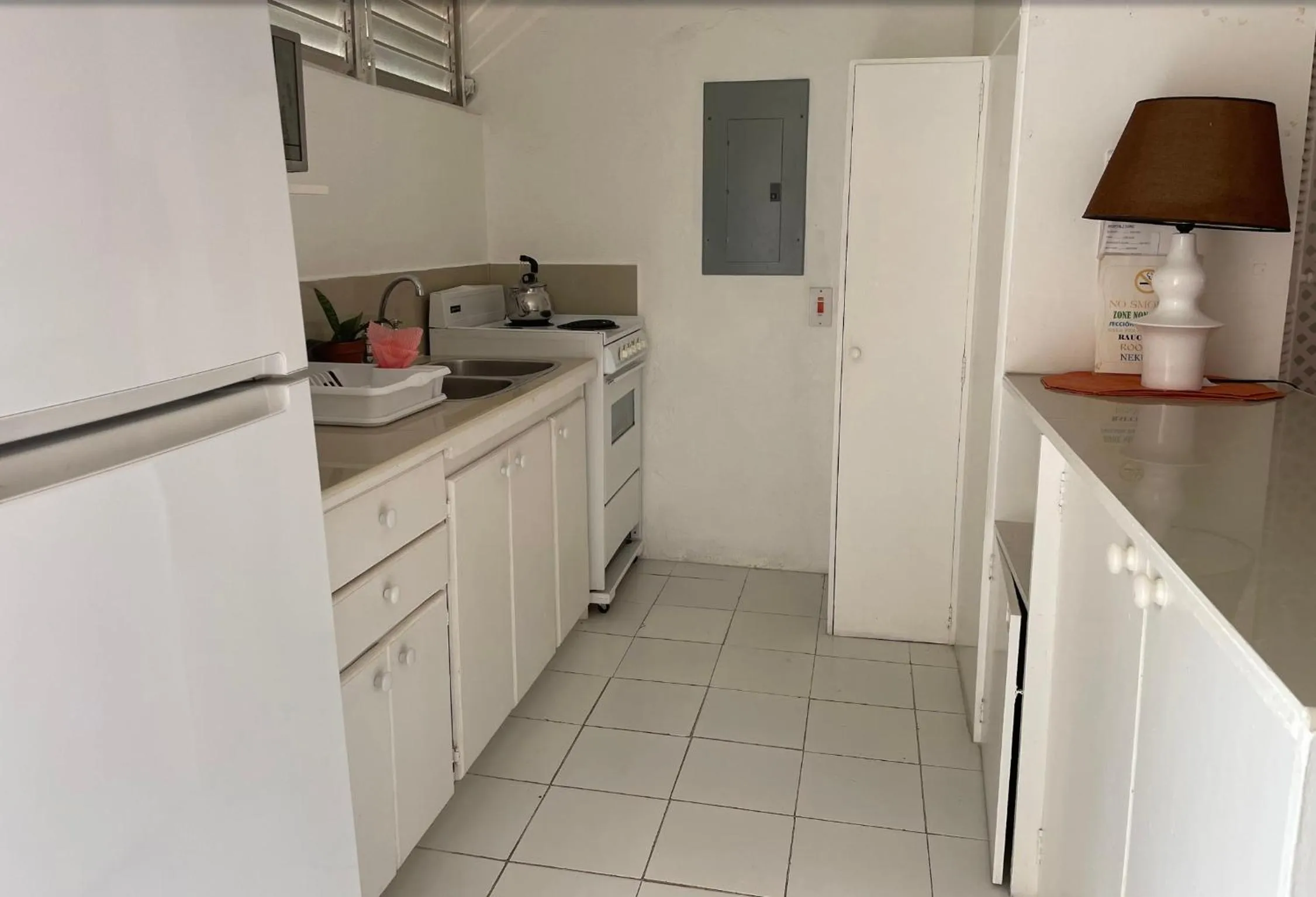 Kitchen or kitchenette in The Monteray Hotel