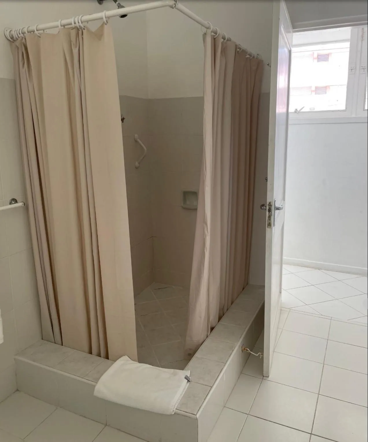 Shower in The Monteray Hotel