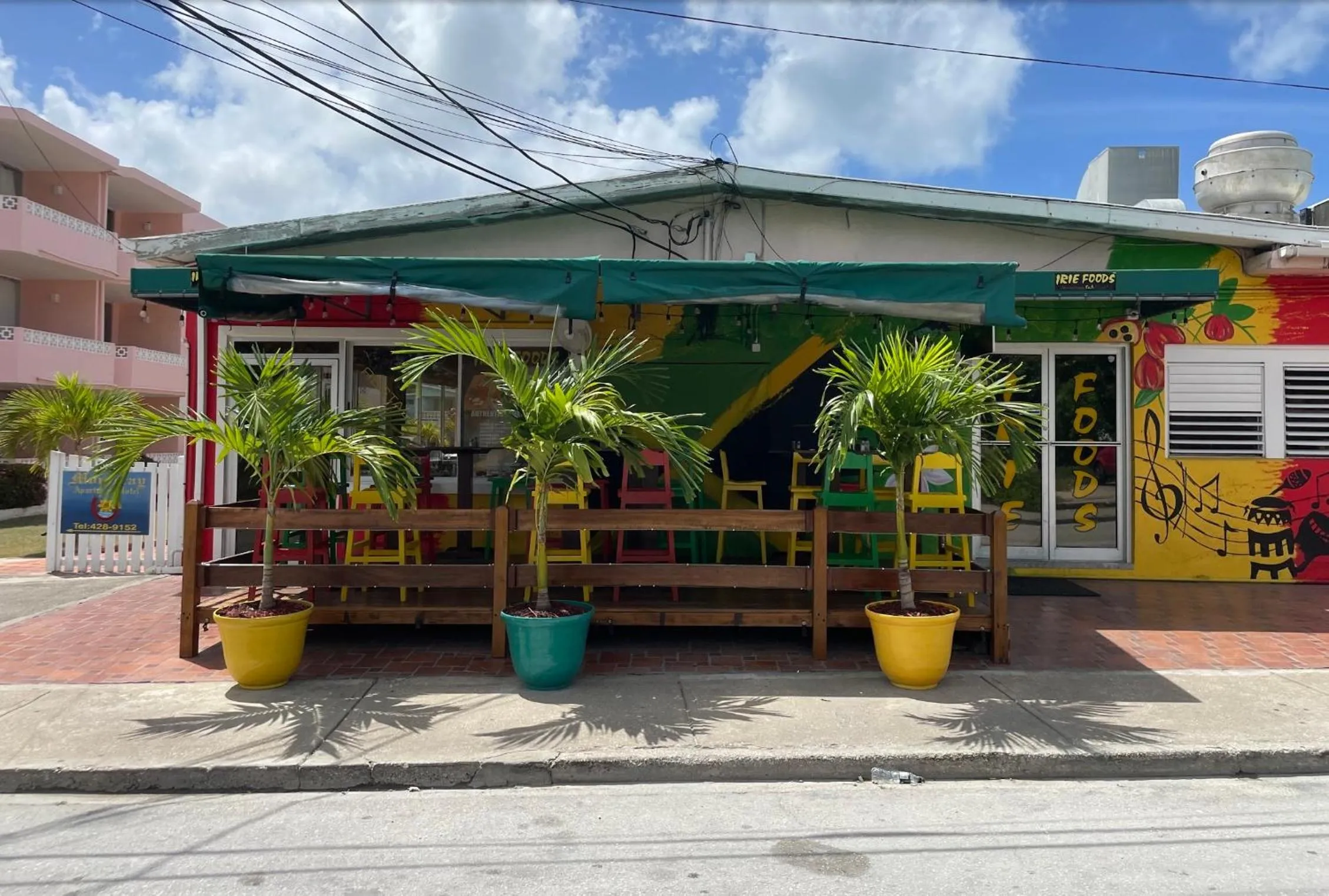 Restaurant/places to eat in The Monteray Hotel