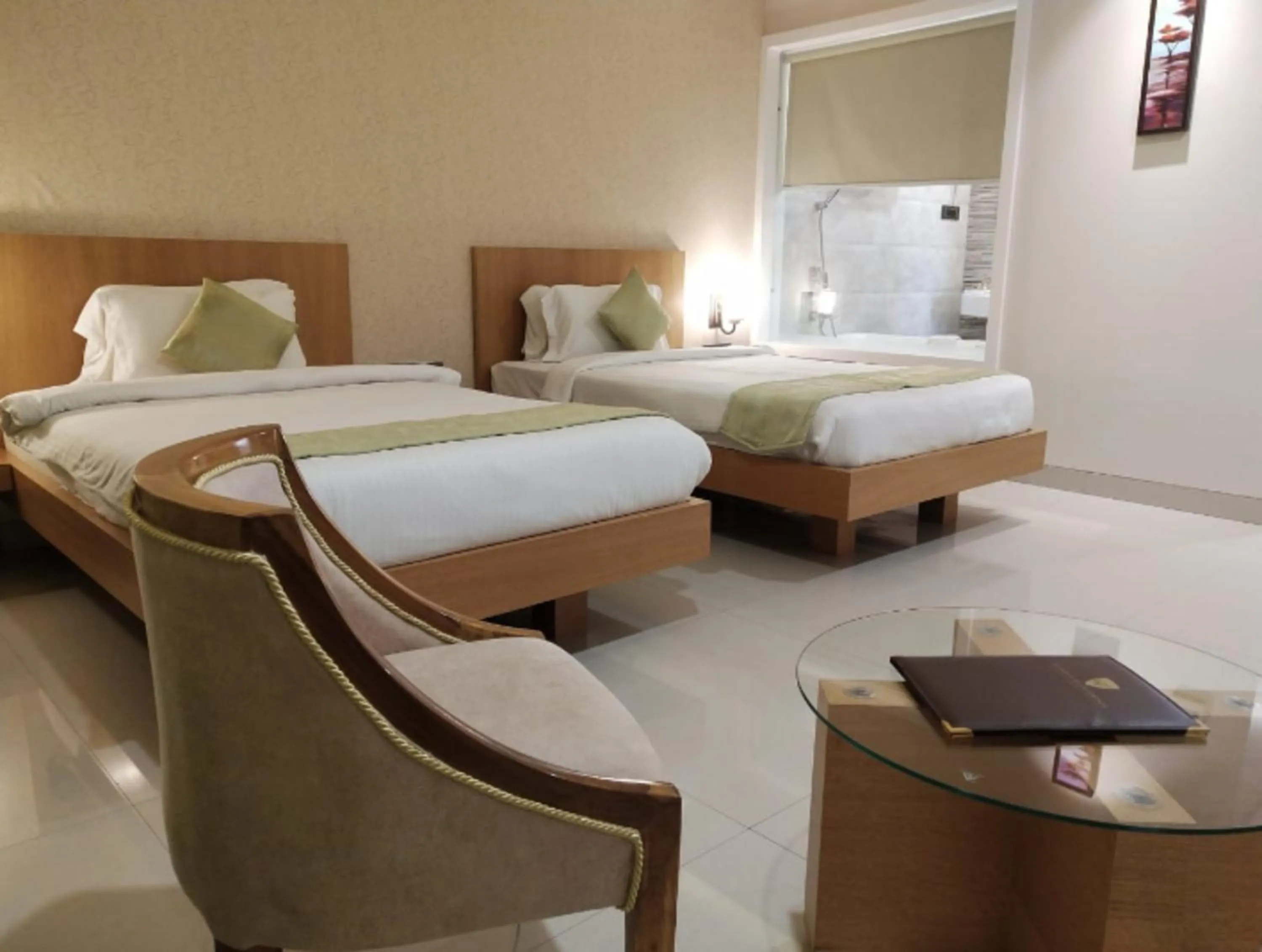 Bedroom, Bed in Hotel Kanha’s Palm Springs